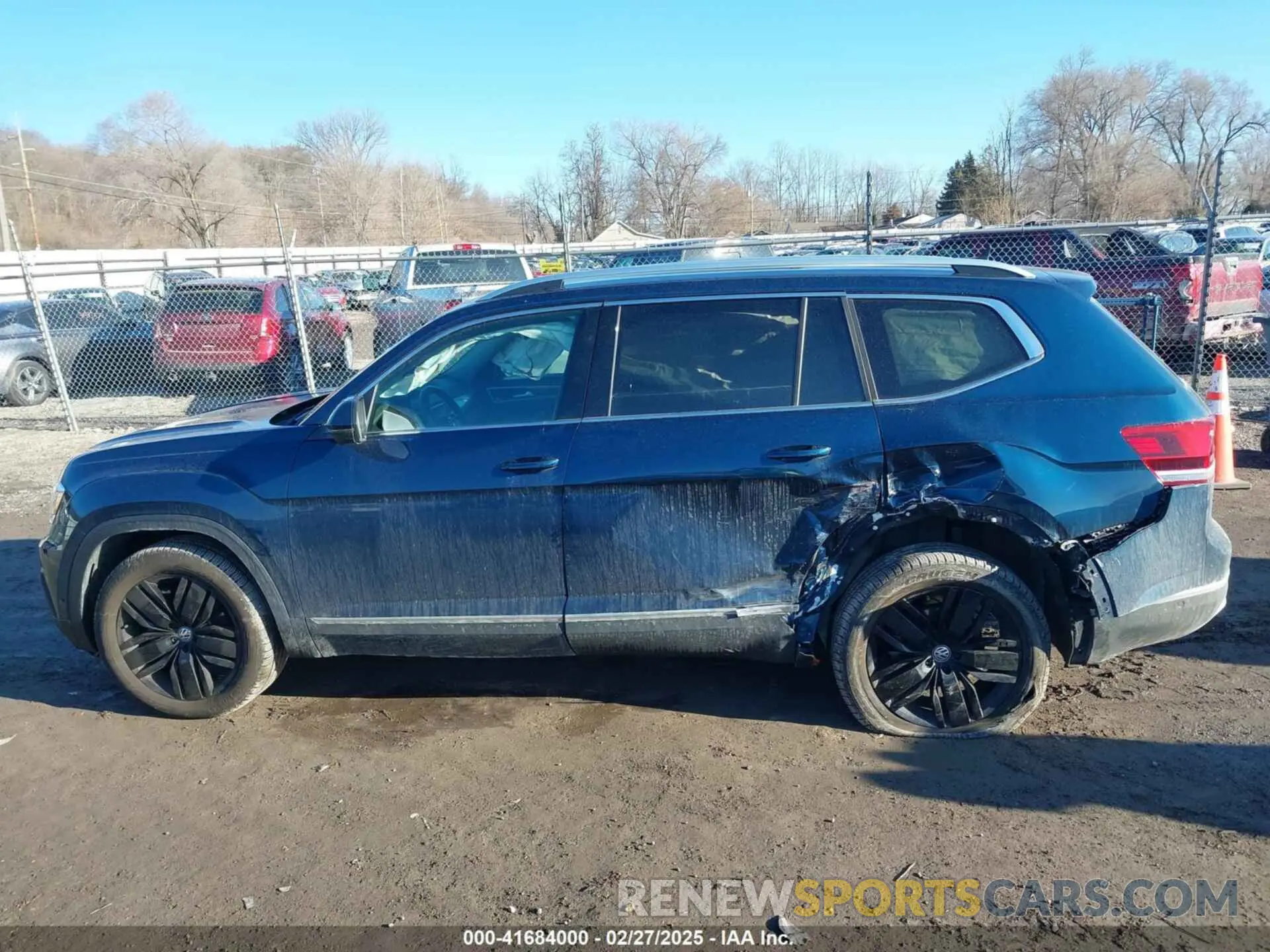 14 Photograph of a damaged car 1V2NR2CA3KC541913 VOLKSWAGEN ATLAS 2019