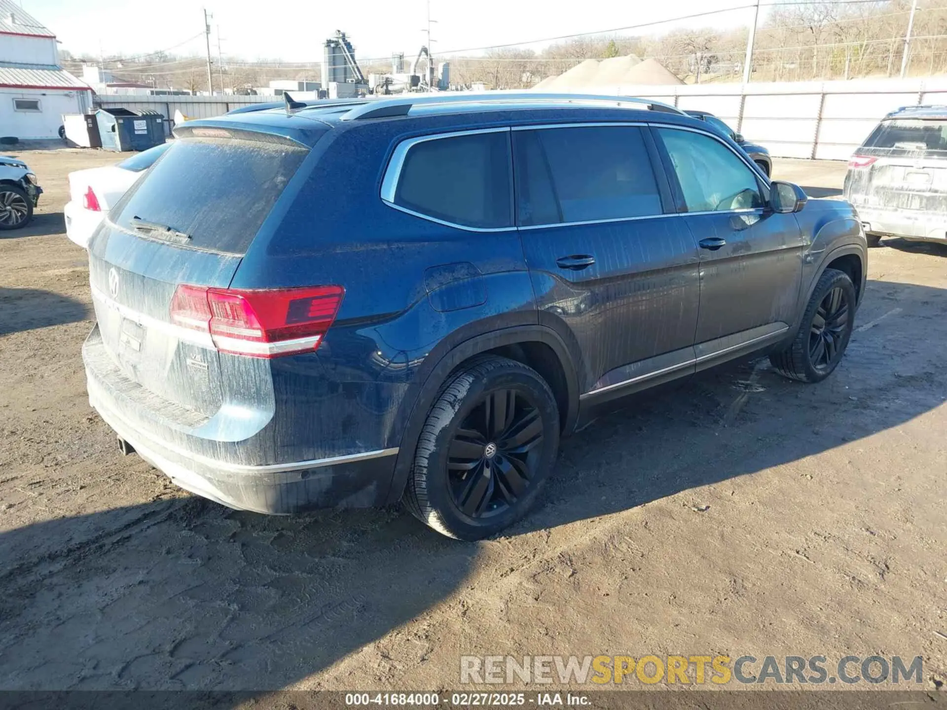4 Photograph of a damaged car 1V2NR2CA3KC541913 VOLKSWAGEN ATLAS 2019