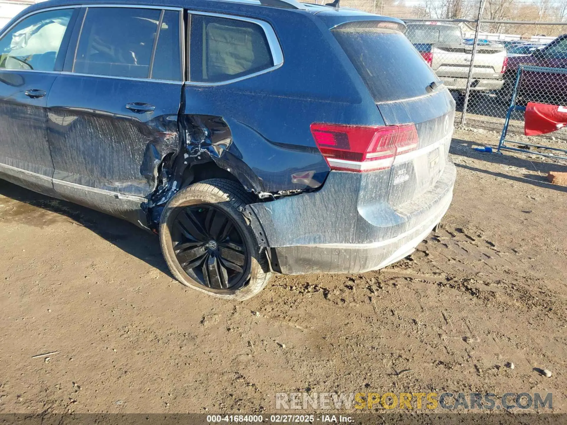 6 Photograph of a damaged car 1V2NR2CA3KC541913 VOLKSWAGEN ATLAS 2019
