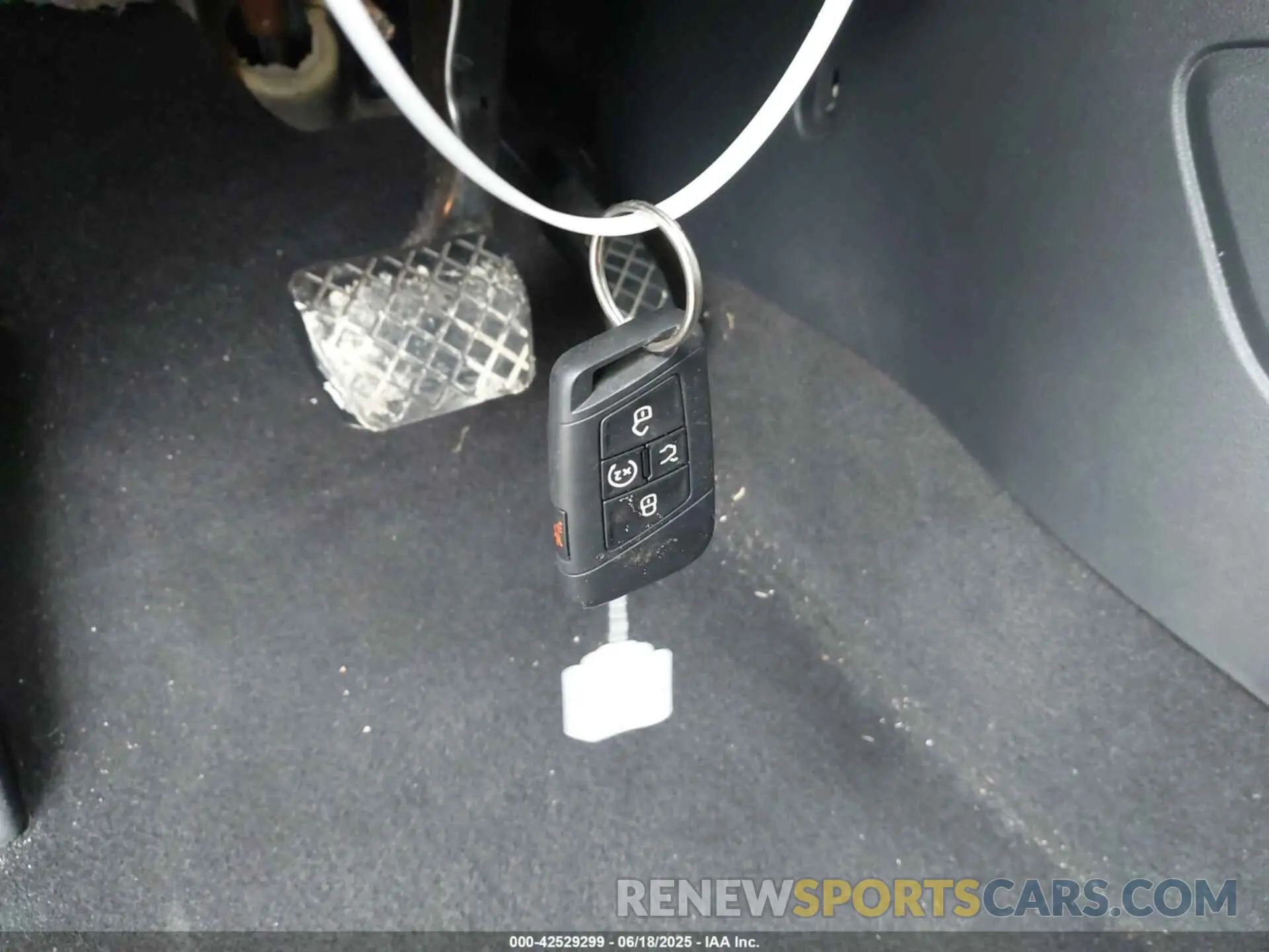 11 Photograph of a damaged car 1V2NR2CA3KC555536 VOLKSWAGEN ATLAS 2019