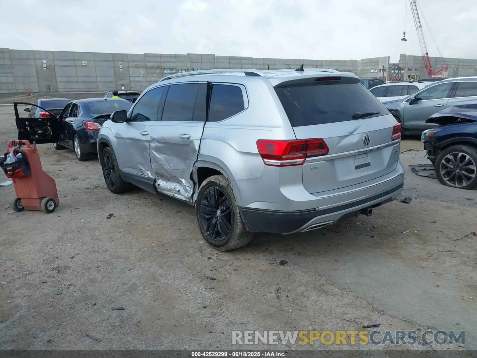 3 Photograph of a damaged car 1V2NR2CA3KC555536 VOLKSWAGEN ATLAS 2019