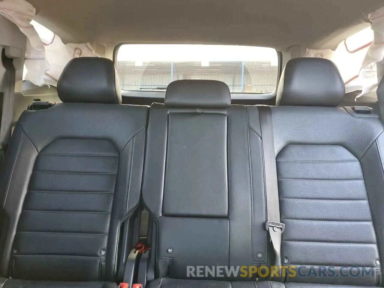 10 Photograph of a damaged car 1V2NR2CA4KC550880 VOLKSWAGEN ATLAS 2019