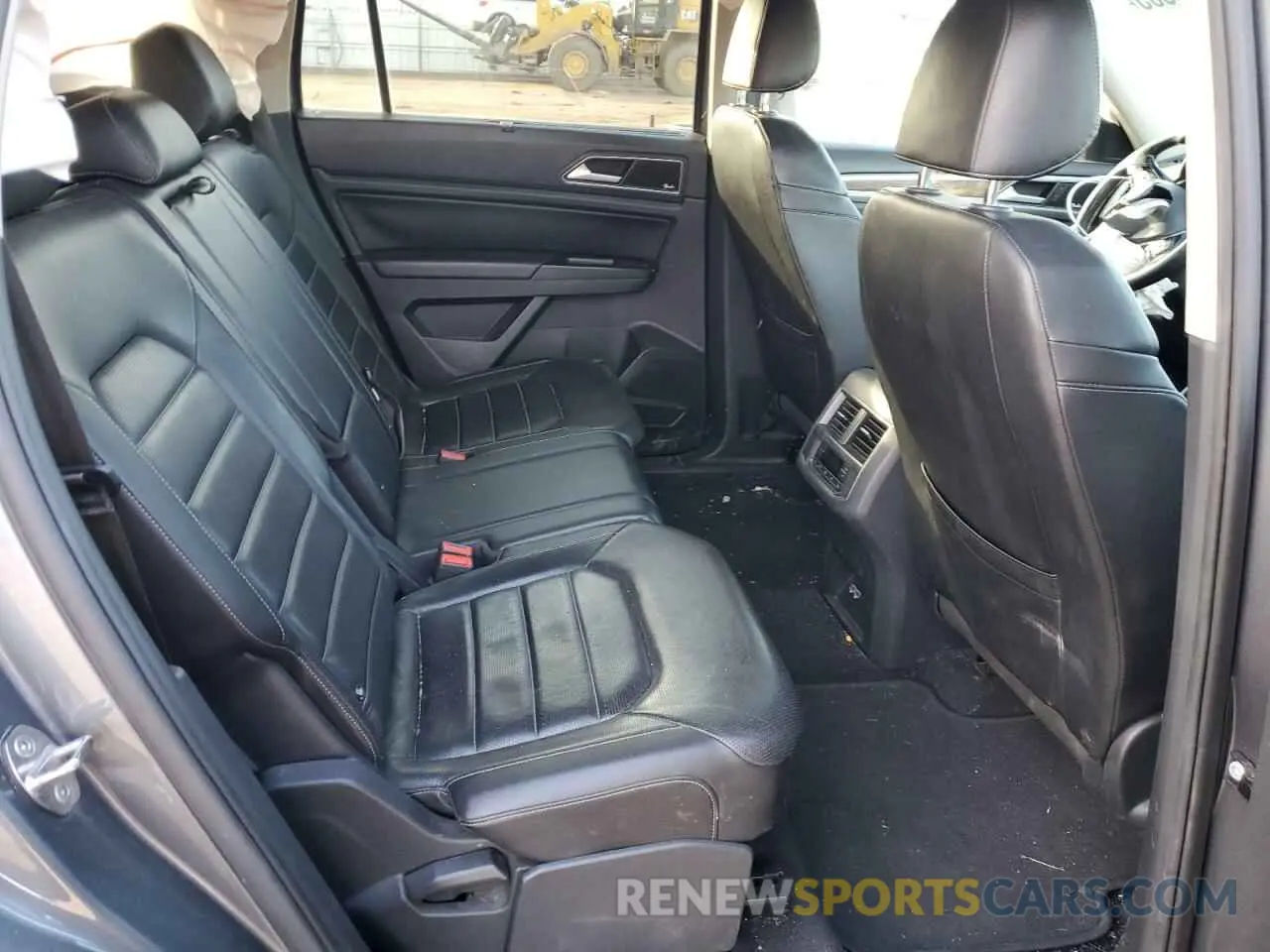 11 Photograph of a damaged car 1V2NR2CA4KC550880 VOLKSWAGEN ATLAS 2019