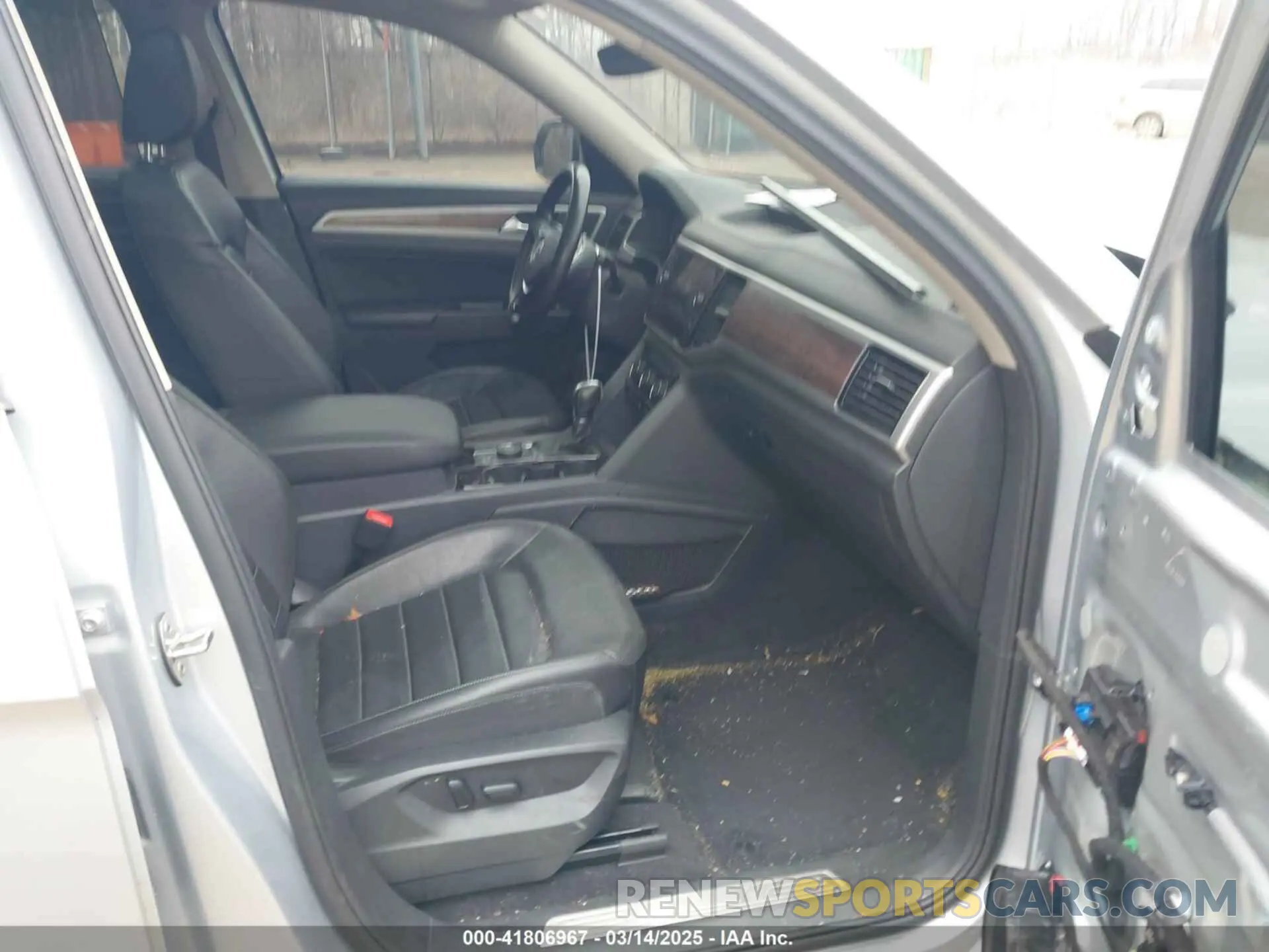 5 Photograph of a damaged car 1V2NR2CA5KC507911 VOLKSWAGEN ATLAS 2019