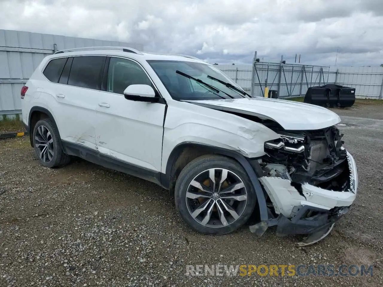 4 Photograph of a damaged car 1V2NR2CA6KC606060 VOLKSWAGEN ATLAS 2019