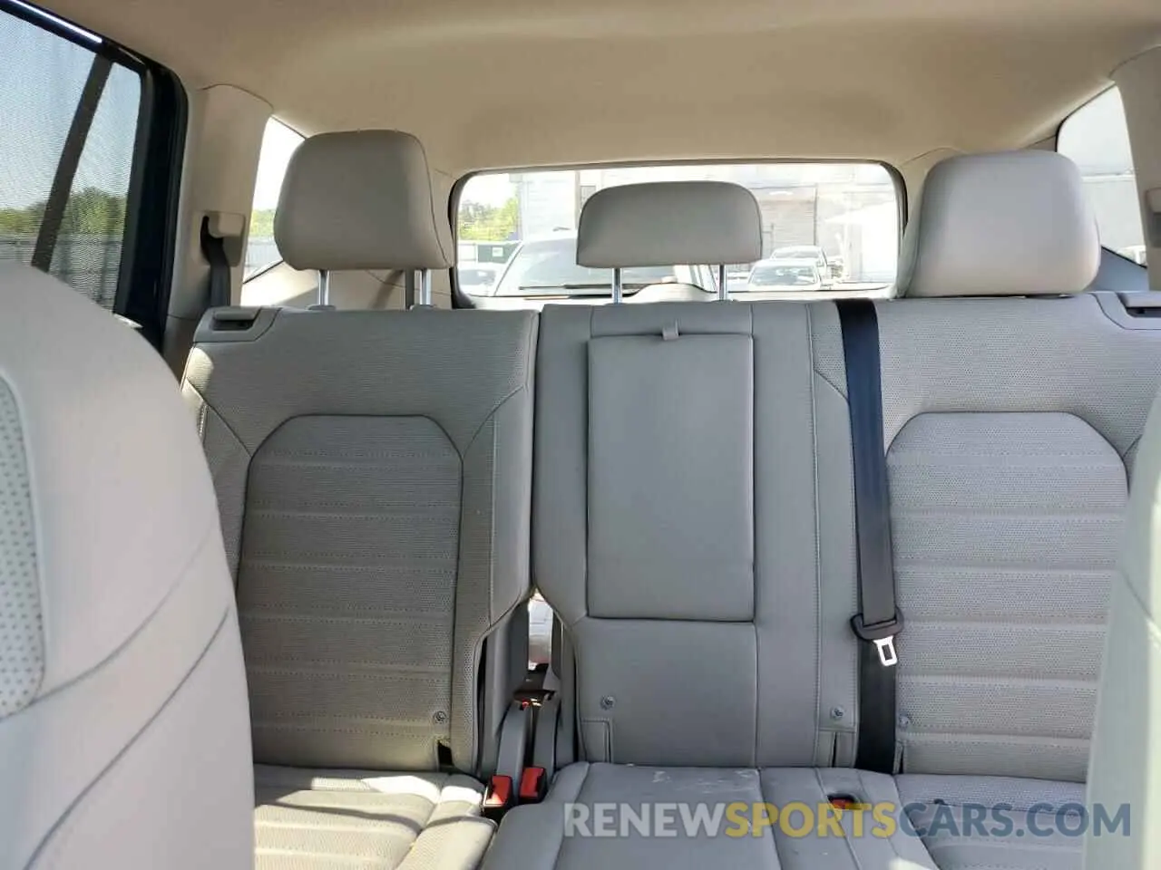 10 Photograph of a damaged car 1V2NR2CA9KC602262 VOLKSWAGEN ATLAS 2019