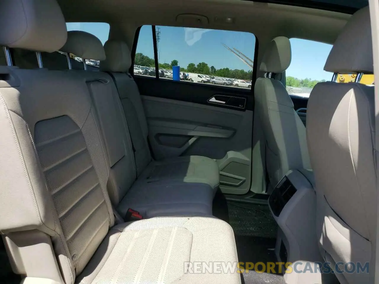11 Photograph of a damaged car 1V2NR2CA9KC602262 VOLKSWAGEN ATLAS 2019