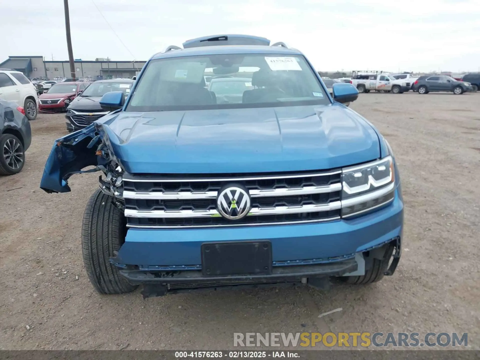 12 Photograph of a damaged car 1V2NR2CAXKC546025 VOLKSWAGEN ATLAS 2019