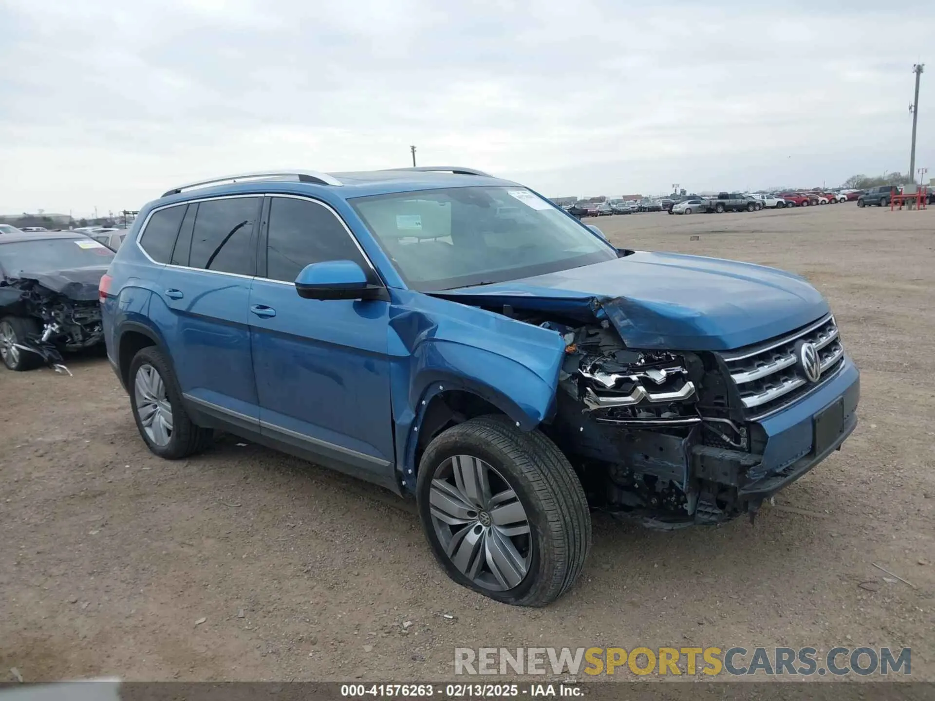 13 Photograph of a damaged car 1V2NR2CAXKC546025 VOLKSWAGEN ATLAS 2019
