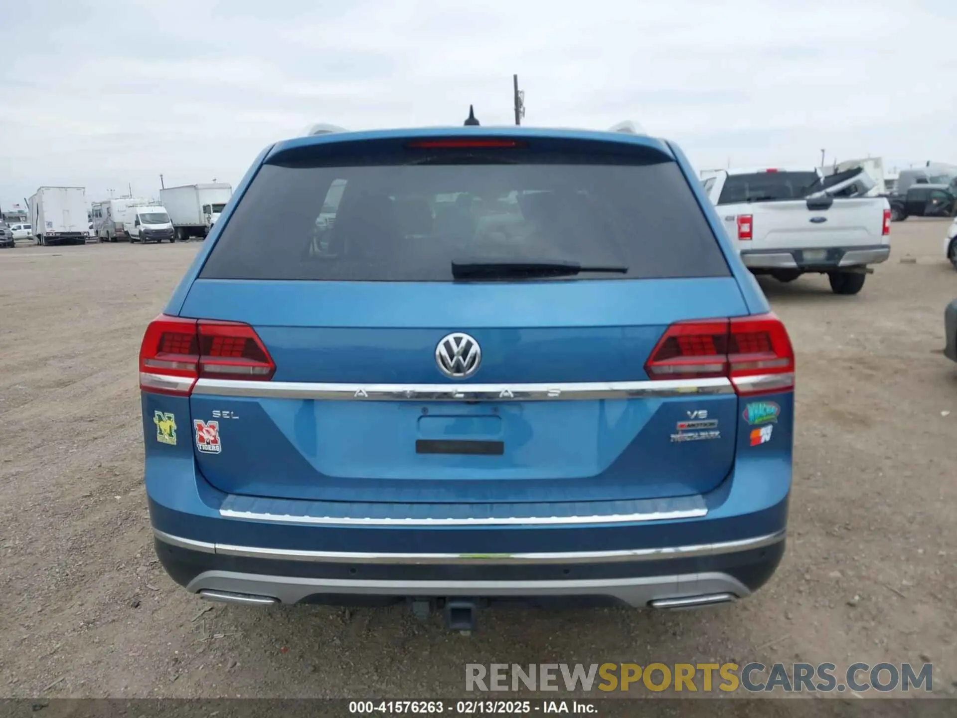 16 Photograph of a damaged car 1V2NR2CAXKC546025 VOLKSWAGEN ATLAS 2019