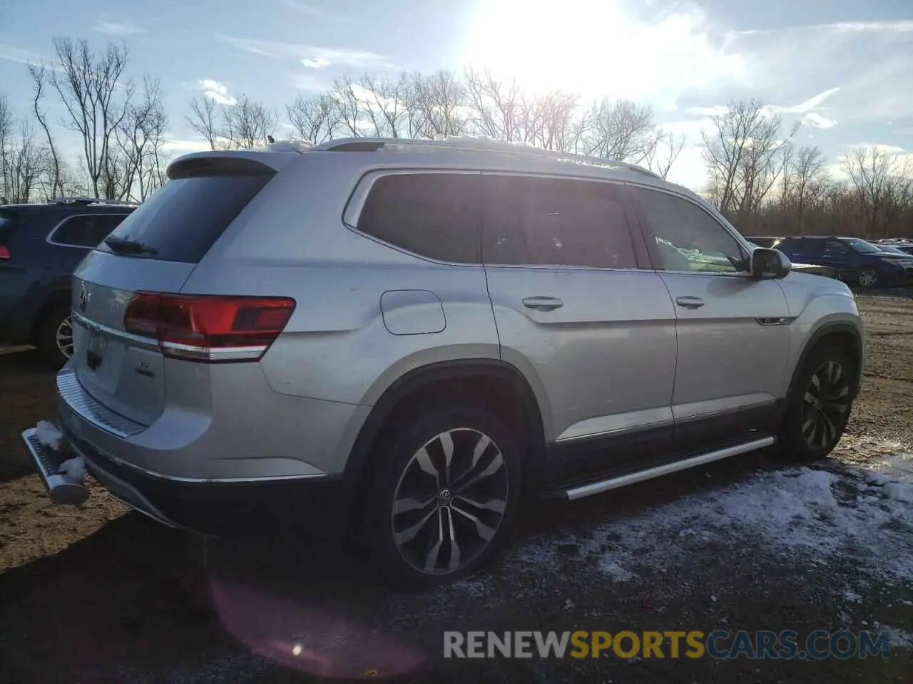3 Photograph of a damaged car 1V2NR2CAXKC582684 VOLKSWAGEN ATLAS 2019
