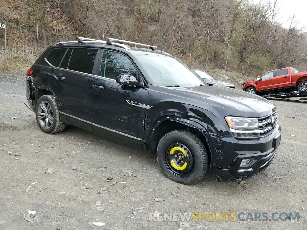 4 Photograph of a damaged car 1V2RR2CA0KC587720 VOLKSWAGEN ATLAS 2019