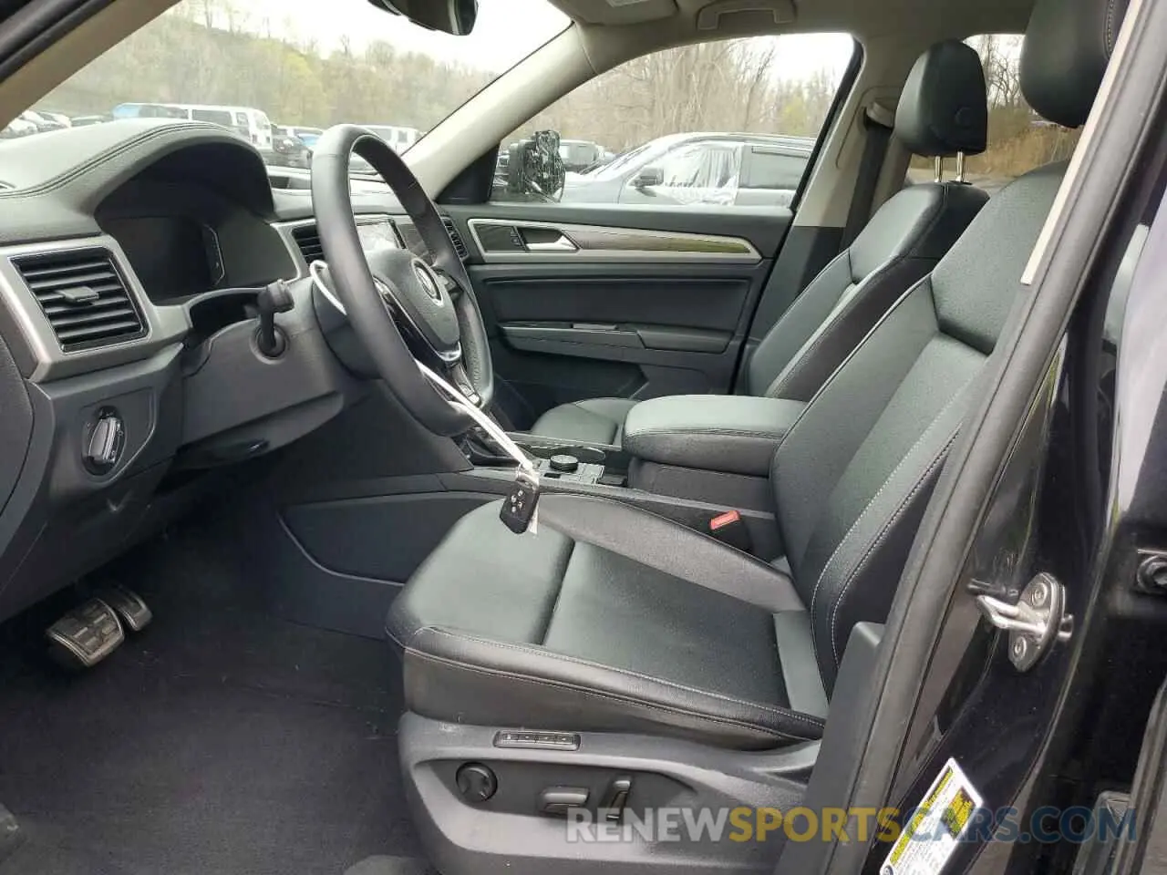 7 Photograph of a damaged car 1V2RR2CA0KC587720 VOLKSWAGEN ATLAS 2019