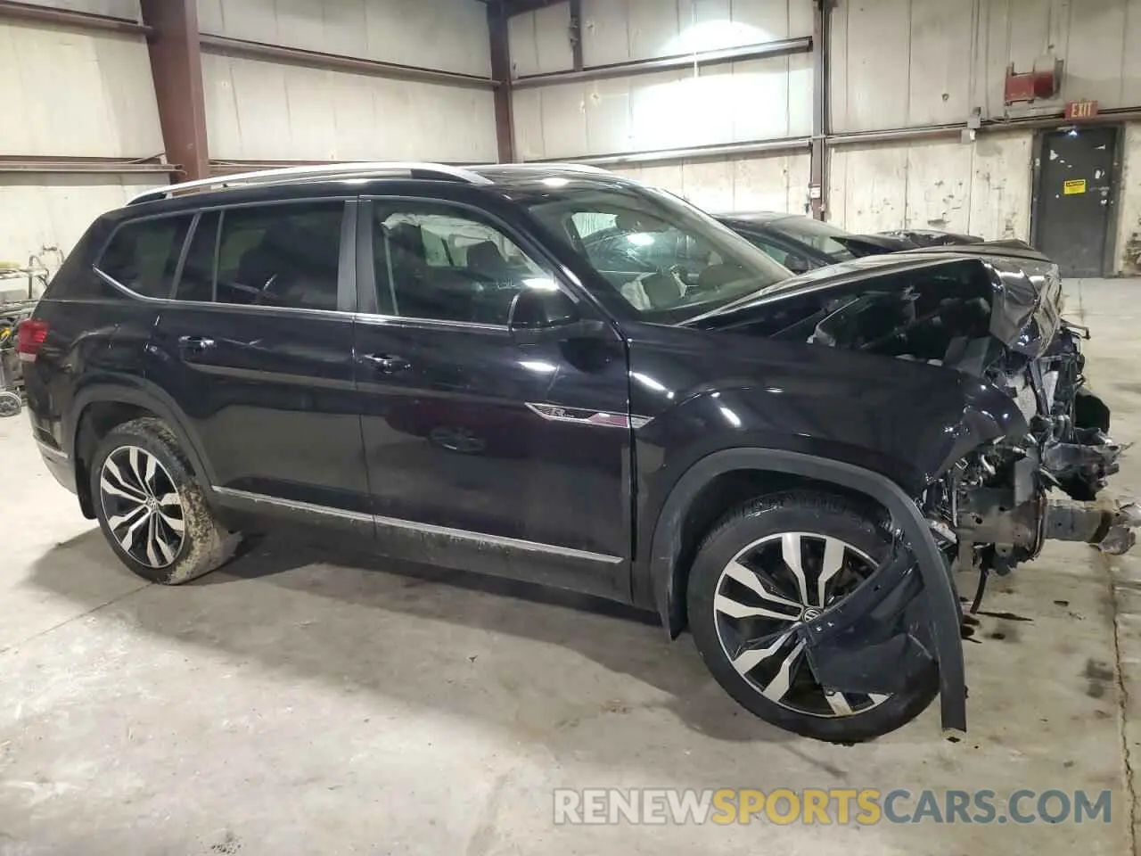 4 Photograph of a damaged car 1V2RR2CA2KC558350 VOLKSWAGEN ATLAS 2019