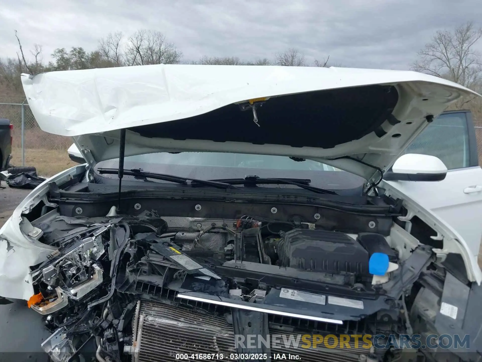 10 Photograph of a damaged car 1V2RR2CA6KC594588 VOLKSWAGEN ATLAS 2019