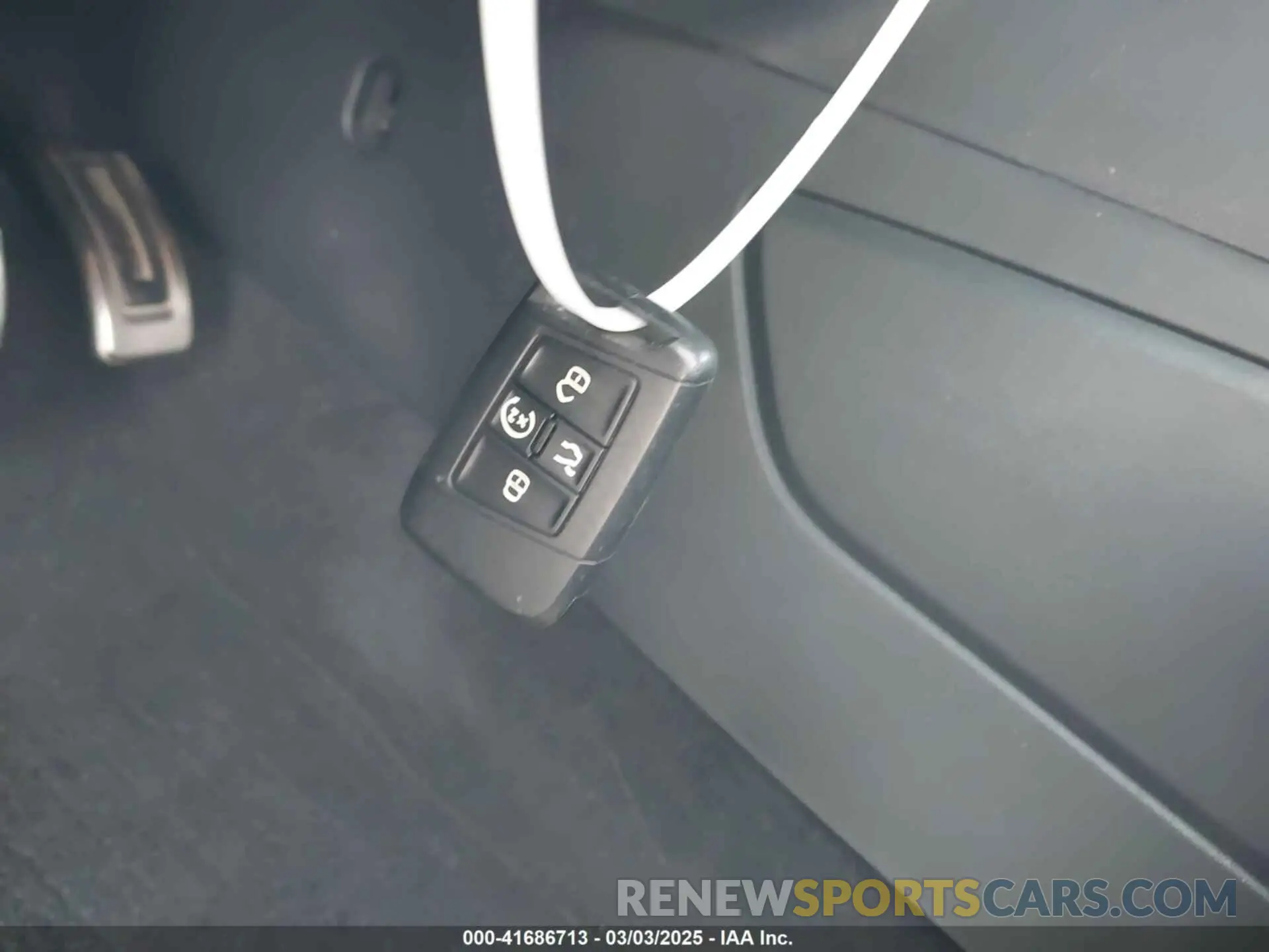 11 Photograph of a damaged car 1V2RR2CA6KC594588 VOLKSWAGEN ATLAS 2019