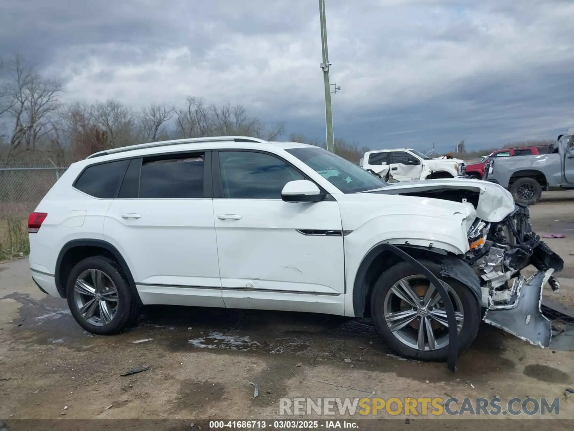 13 Photograph of a damaged car 1V2RR2CA6KC594588 VOLKSWAGEN ATLAS 2019