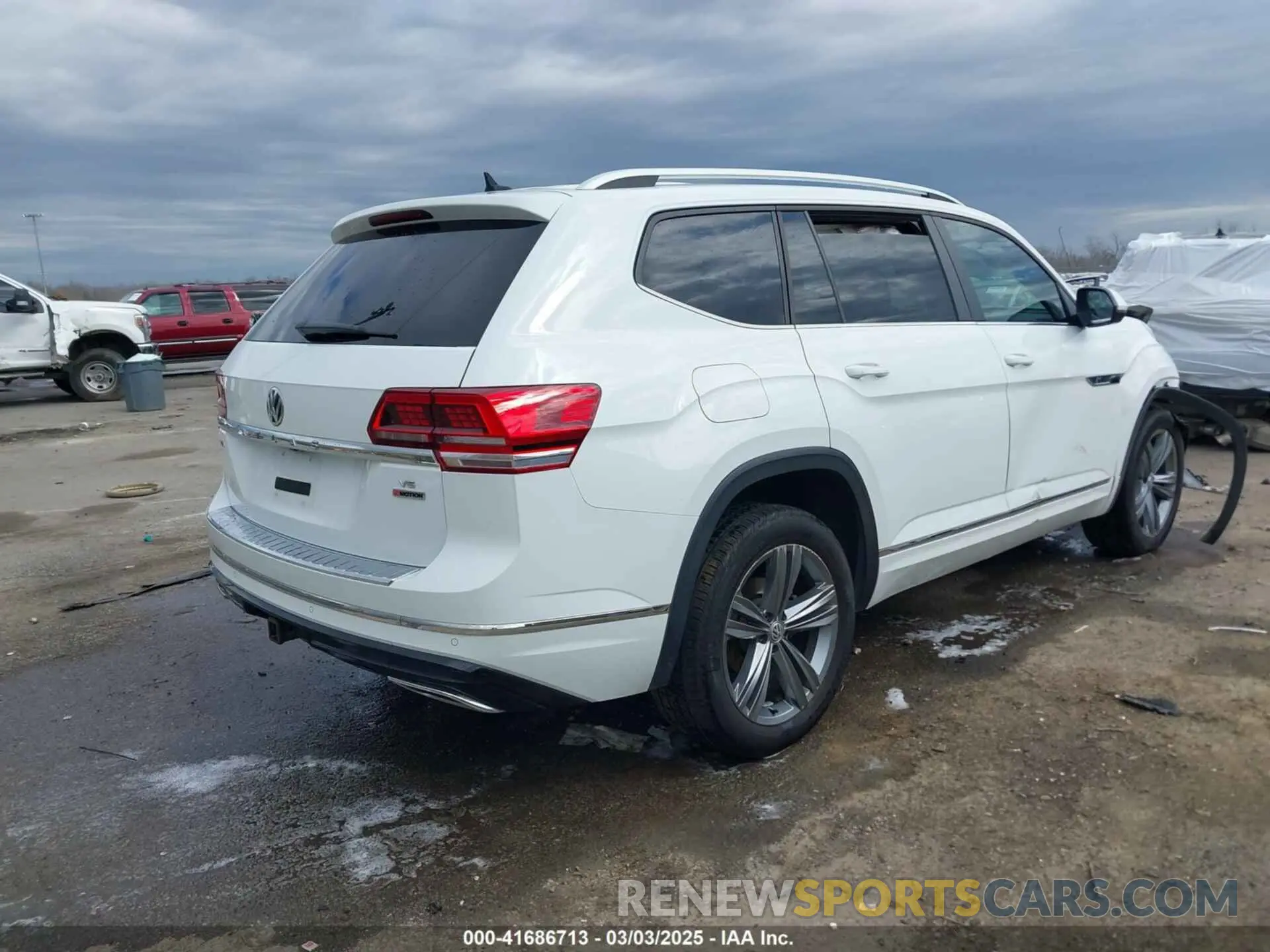 4 Photograph of a damaged car 1V2RR2CA6KC594588 VOLKSWAGEN ATLAS 2019
