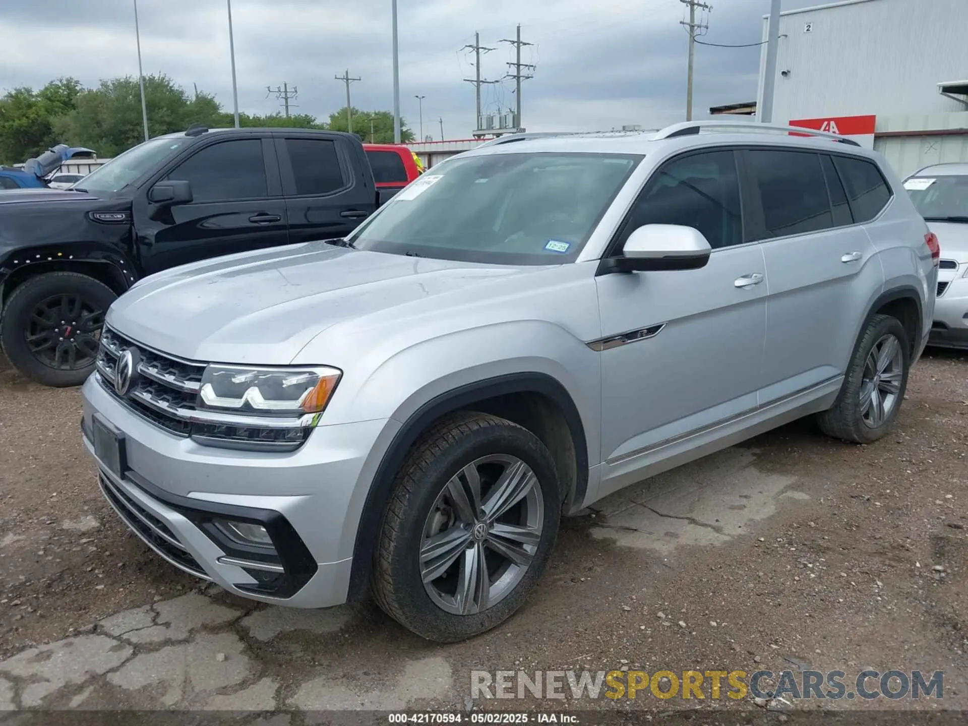 2 Photograph of a damaged car 1V2SR2CAXKC618621 VOLKSWAGEN ATLAS 2019