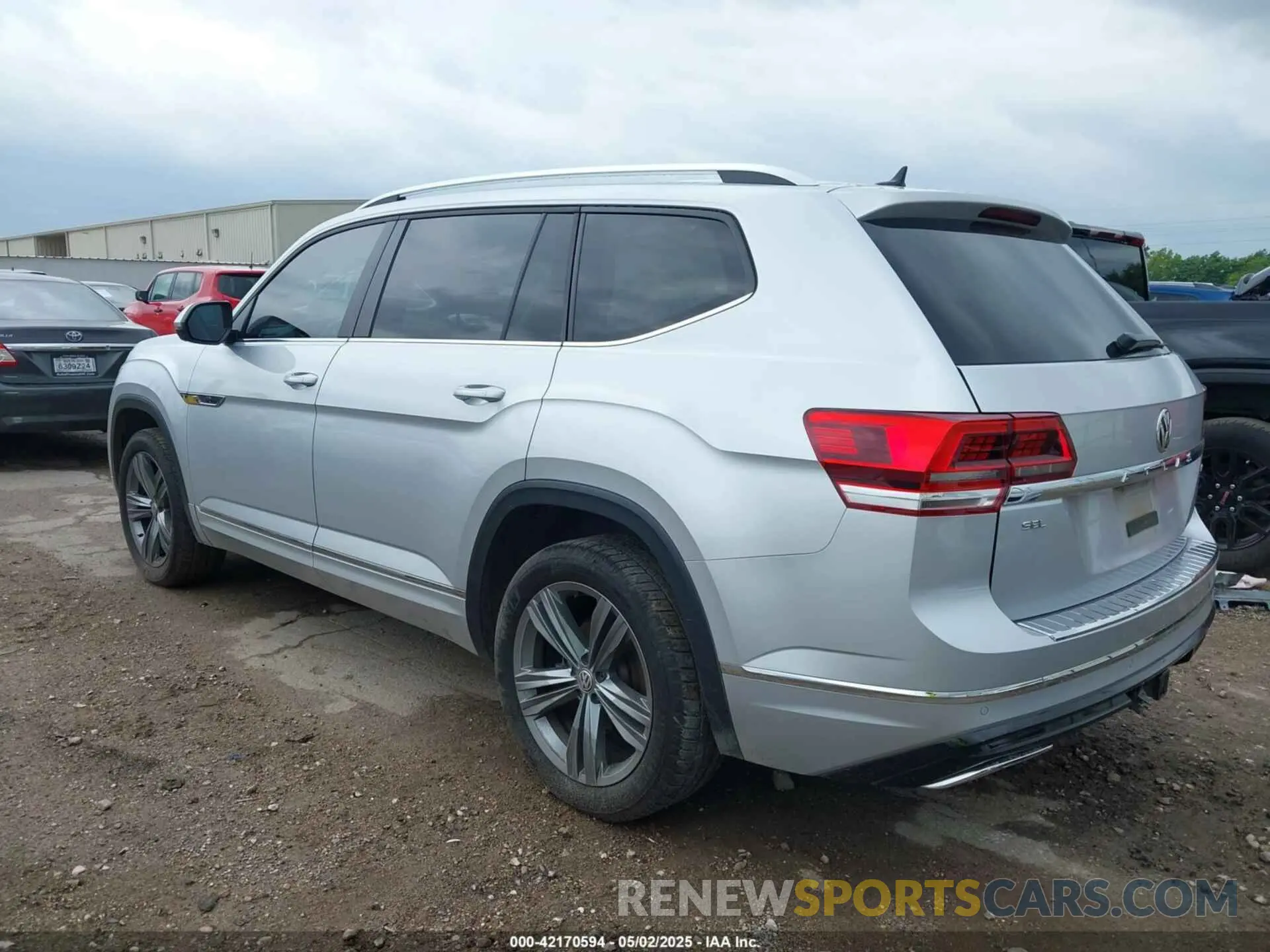 3 Photograph of a damaged car 1V2SR2CAXKC618621 VOLKSWAGEN ATLAS 2019