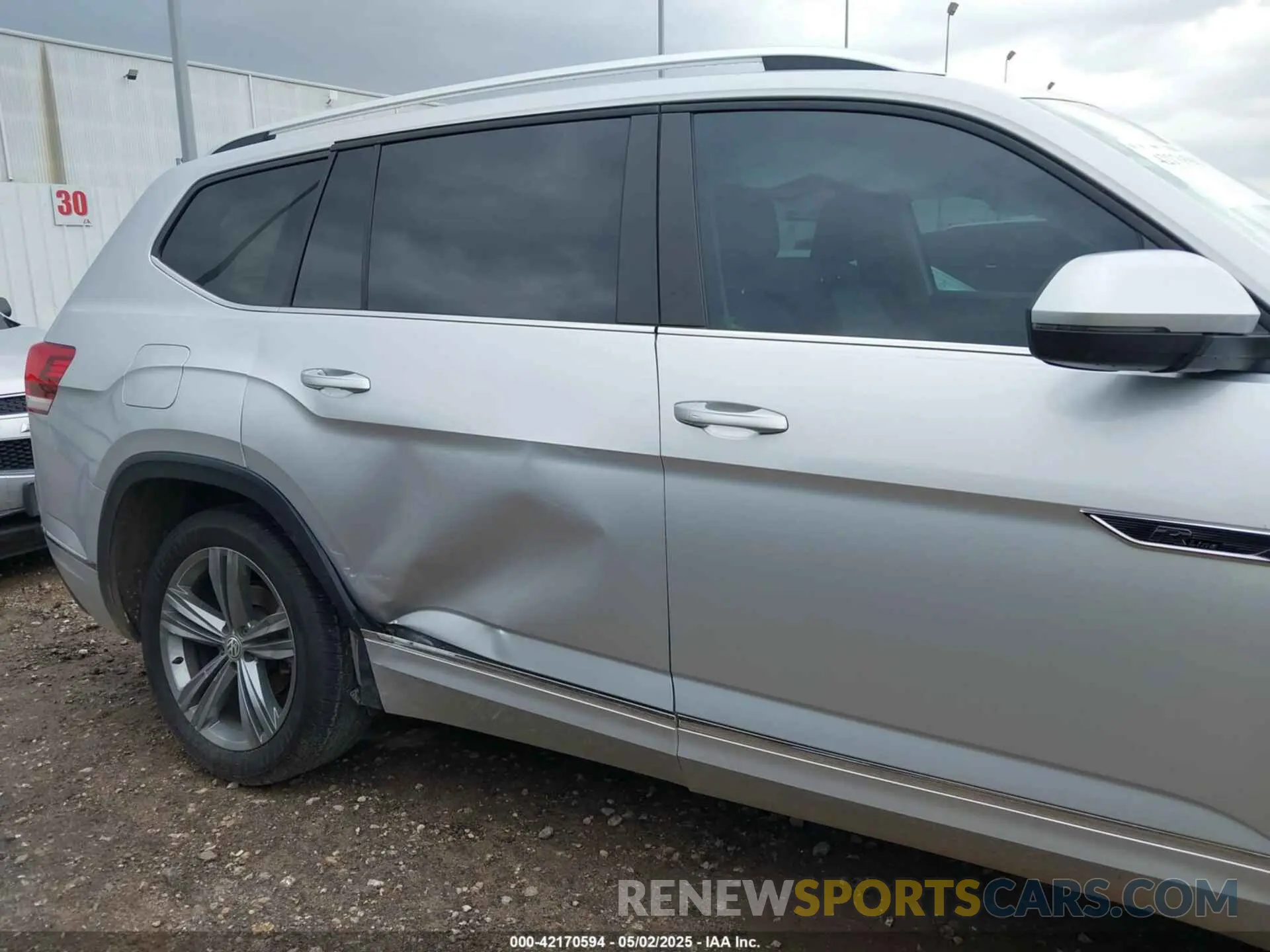 6 Photograph of a damaged car 1V2SR2CAXKC618621 VOLKSWAGEN ATLAS 2019