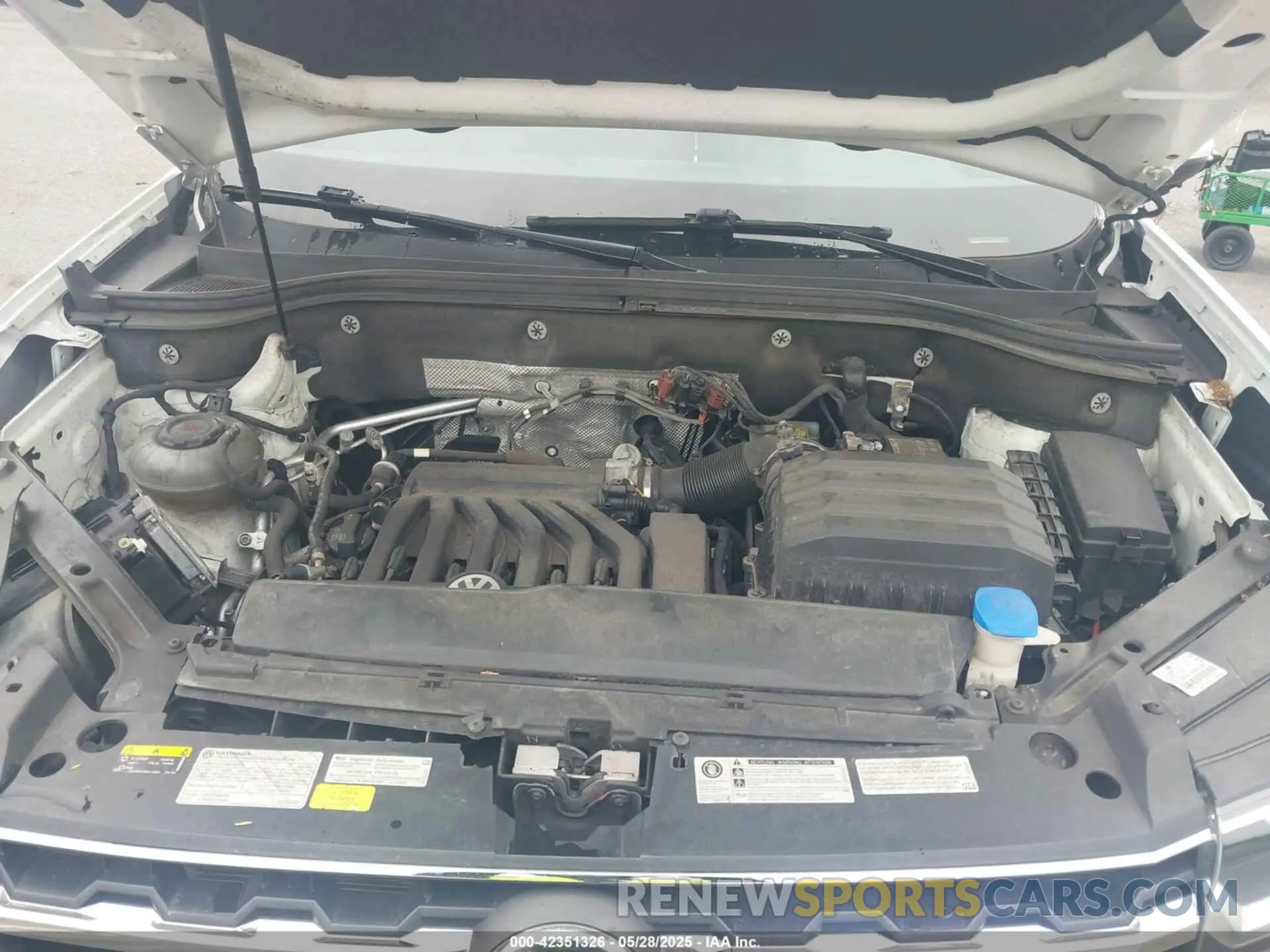 10 Photograph of a damaged car 1V2UR2CA0KC534378 VOLKSWAGEN ATLAS 2019