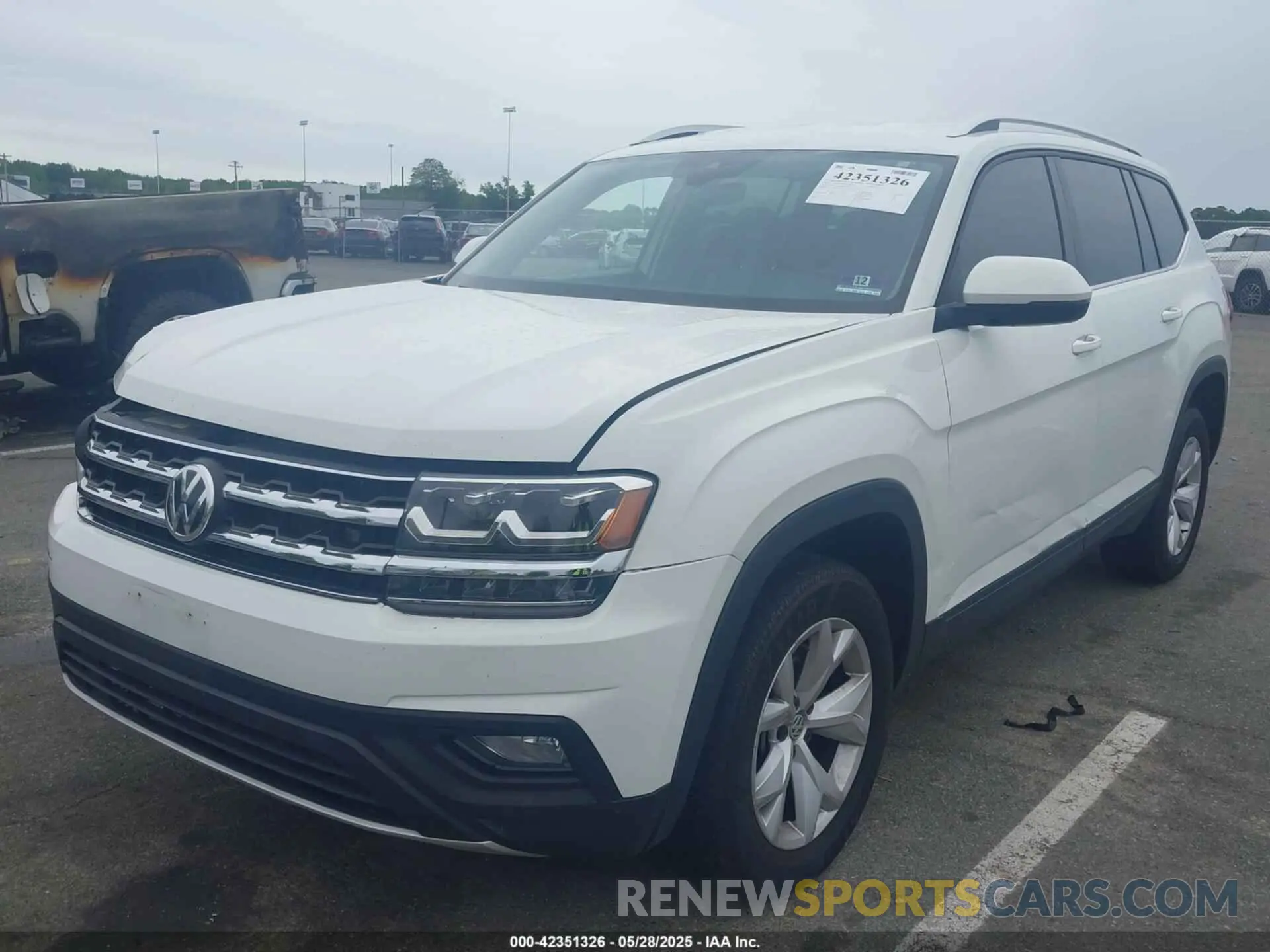 2 Photograph of a damaged car 1V2UR2CA0KC534378 VOLKSWAGEN ATLAS 2019