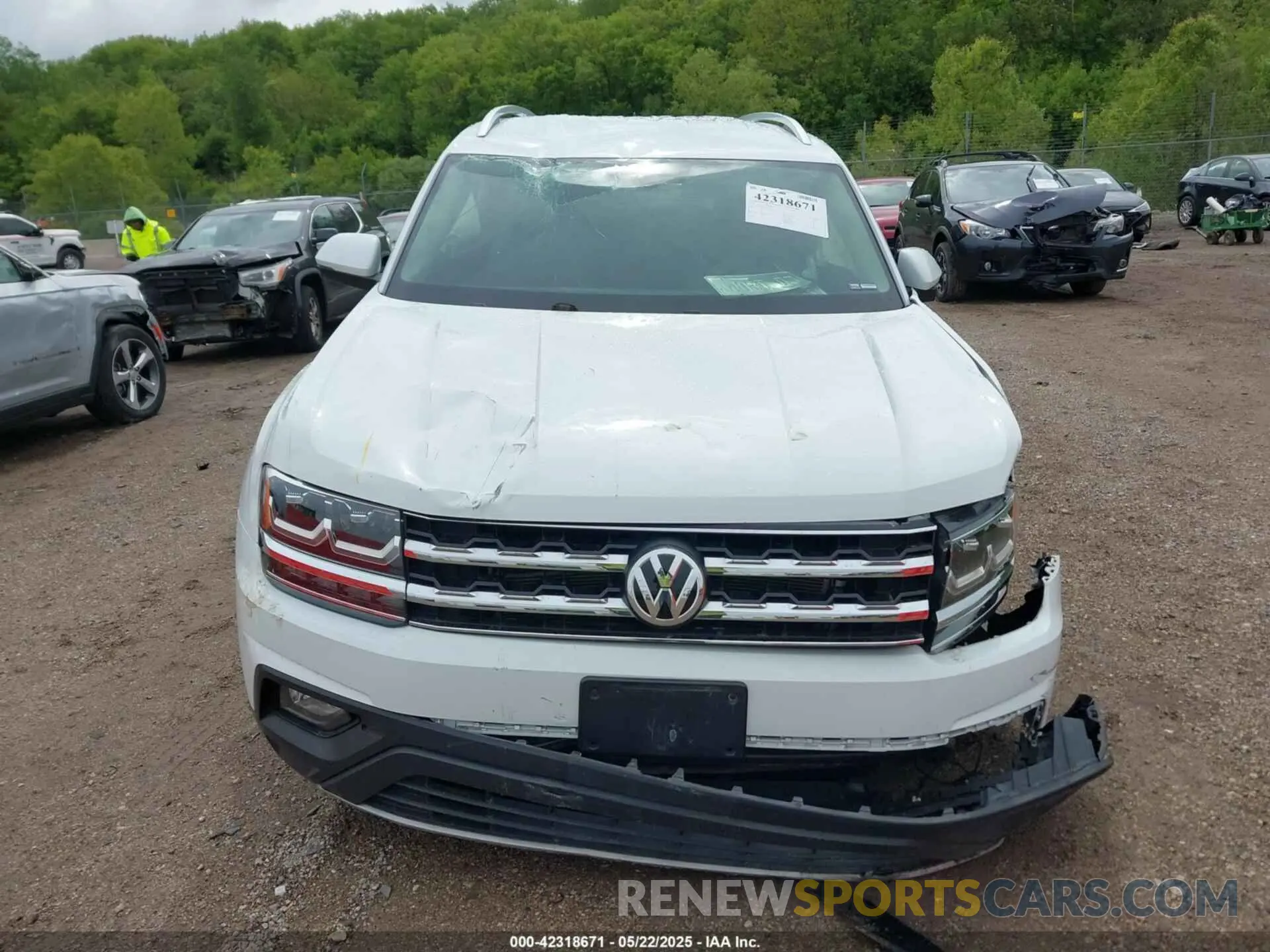 12 Photograph of a damaged car 1V2UR2CA0KC560799 VOLKSWAGEN ATLAS 2019