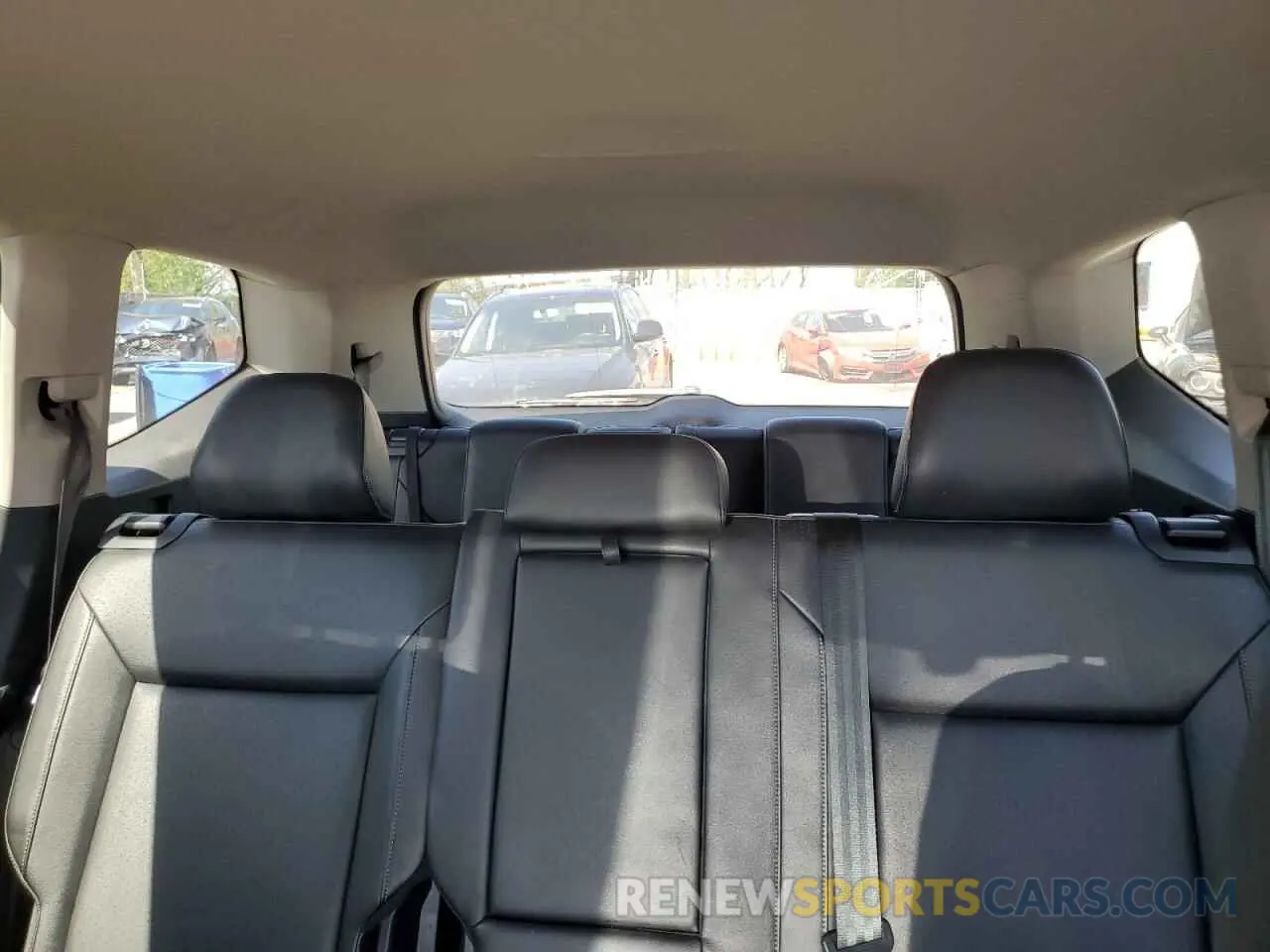 10 Photograph of a damaged car 1V2UR2CA1KC510302 VOLKSWAGEN ATLAS 2019