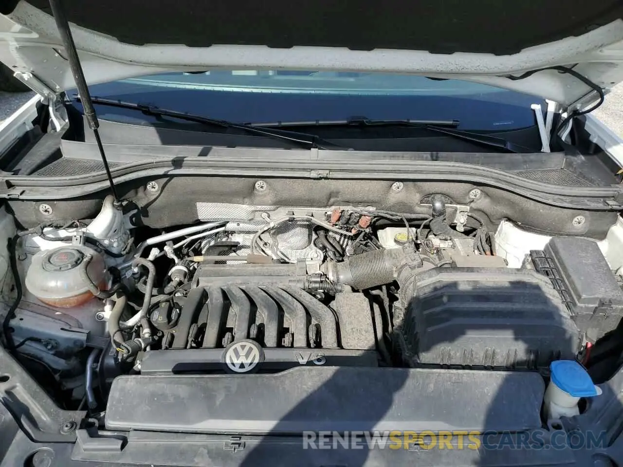 12 Photograph of a damaged car 1V2UR2CA1KC601764 VOLKSWAGEN ATLAS 2019