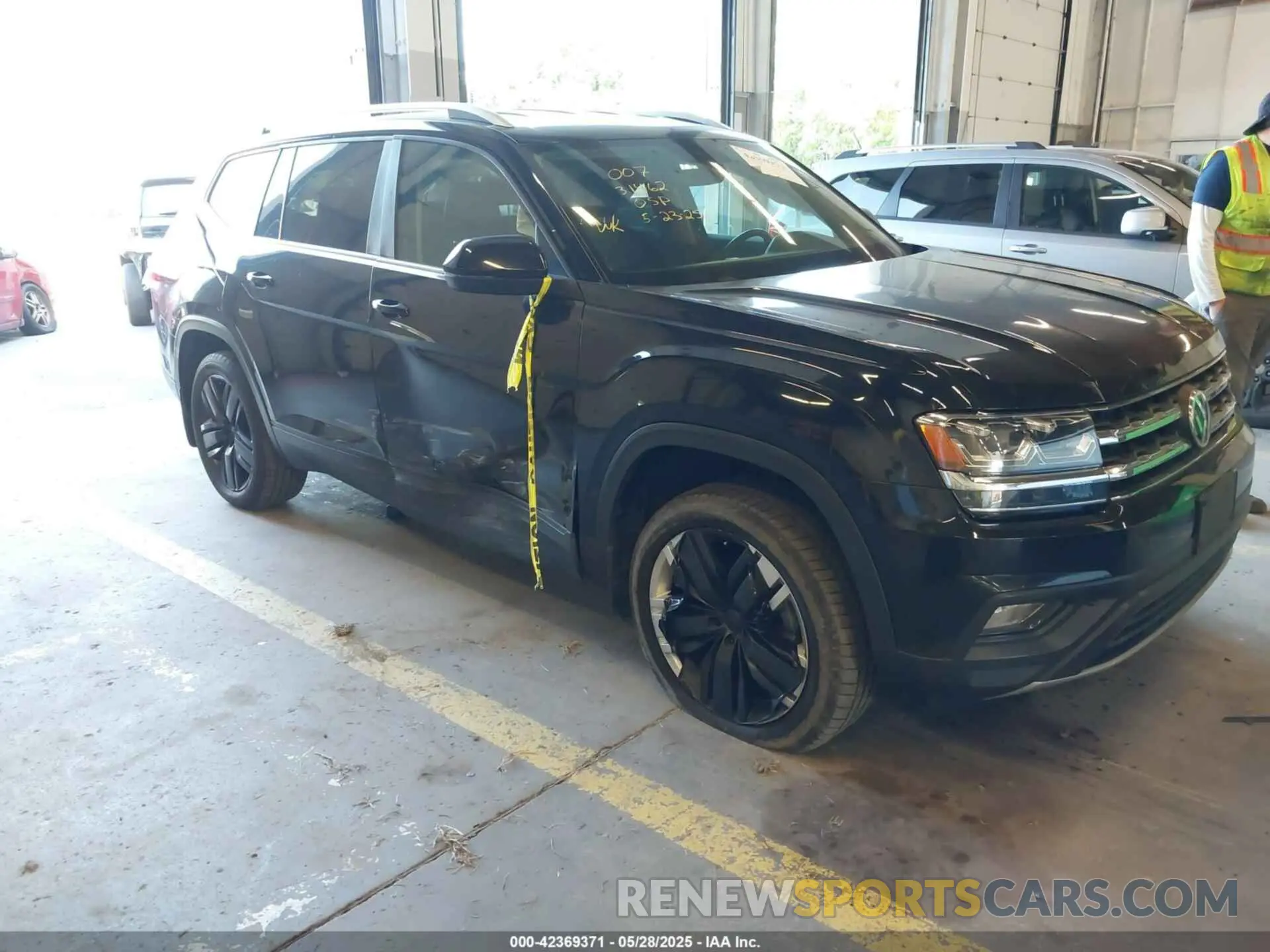 1 Фотография поврежденного автомобиля 1V2UR2CA2KC515962 VOLKSWAGEN ATLAS 2019