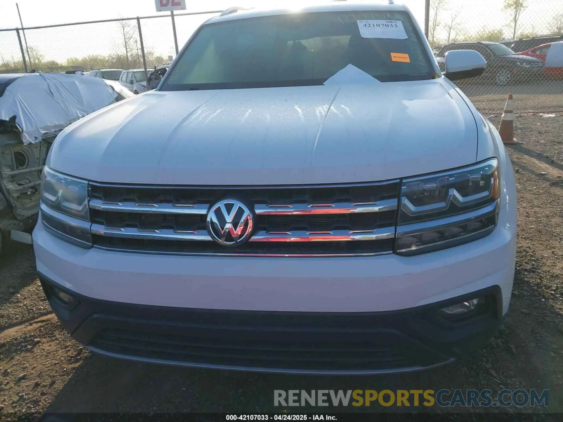 12 Photograph of a damaged car 1V2UR2CA2KC526301 VOLKSWAGEN ATLAS 2019