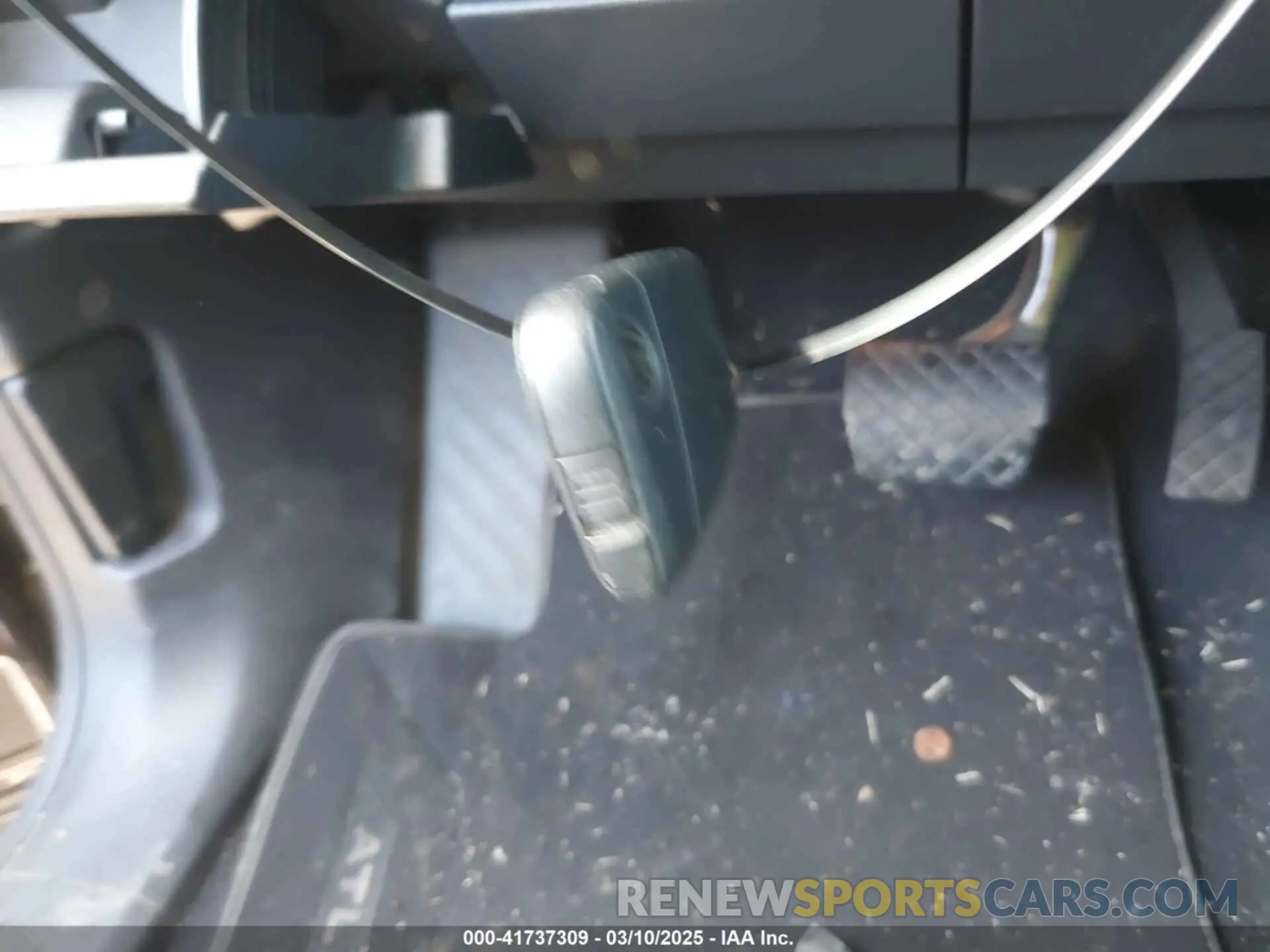 11 Photograph of a damaged car 1V2UR2CA2KC549769 VOLKSWAGEN ATLAS 2019