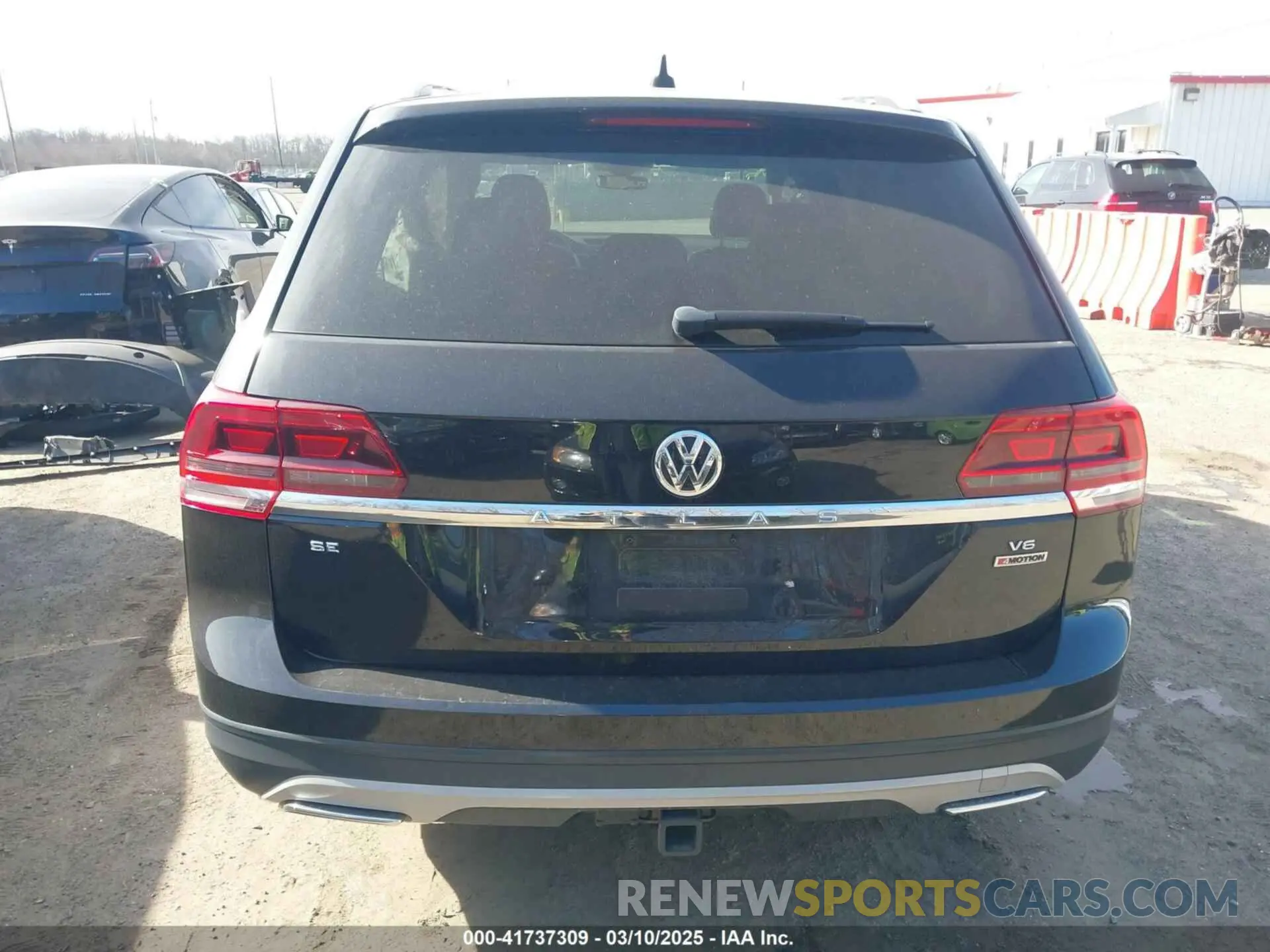 16 Photograph of a damaged car 1V2UR2CA2KC549769 VOLKSWAGEN ATLAS 2019