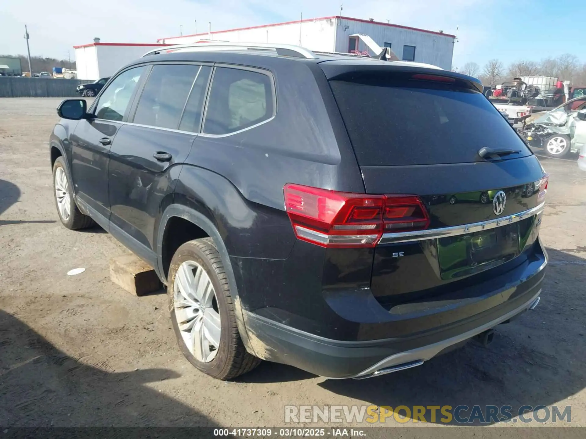 3 Photograph of a damaged car 1V2UR2CA2KC549769 VOLKSWAGEN ATLAS 2019