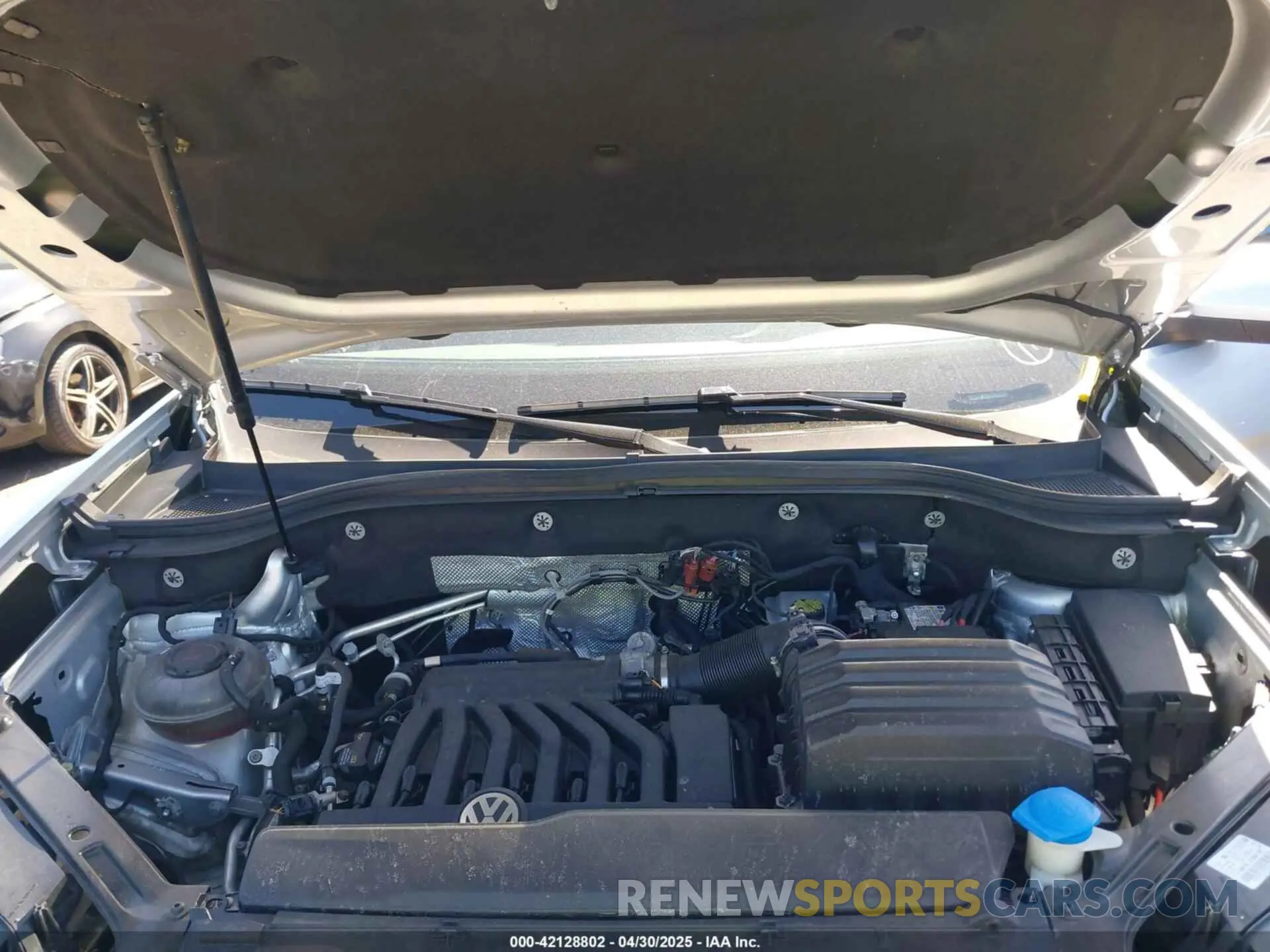 10 Photograph of a damaged car 1V2UR2CA2KC554552 VOLKSWAGEN ATLAS 2019