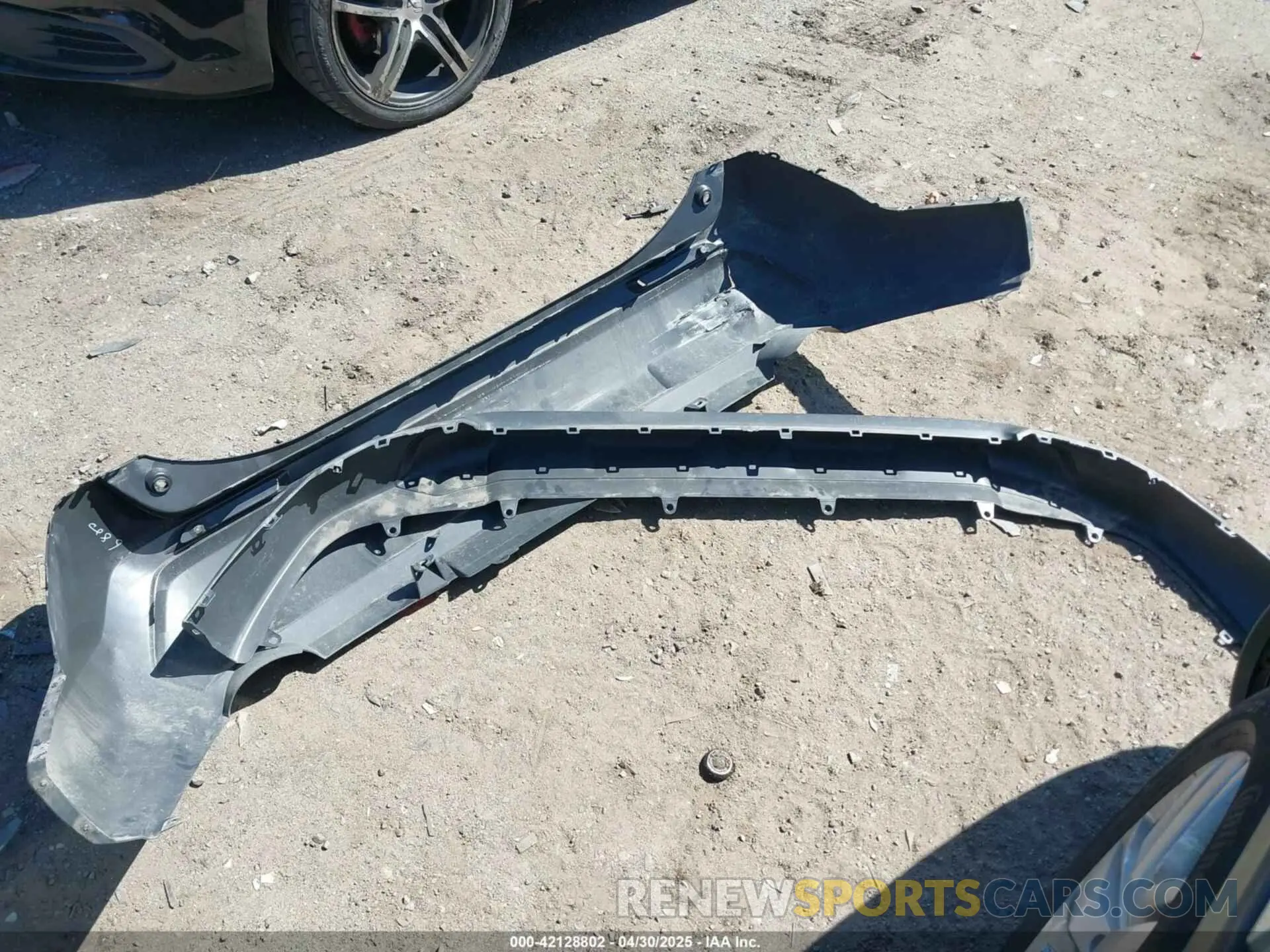12 Photograph of a damaged car 1V2UR2CA2KC554552 VOLKSWAGEN ATLAS 2019