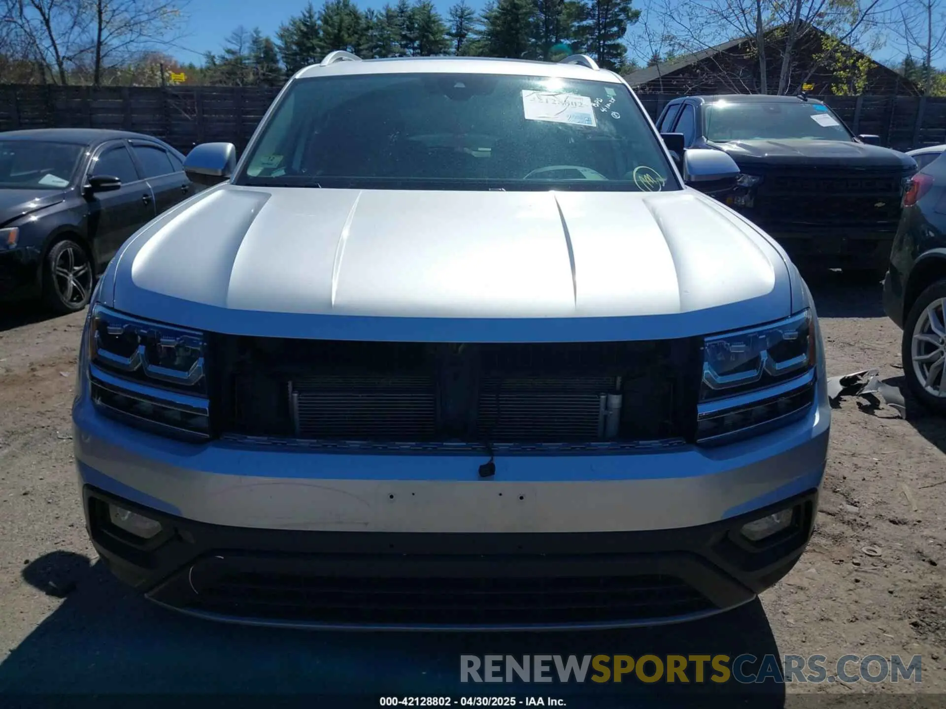 13 Photograph of a damaged car 1V2UR2CA2KC554552 VOLKSWAGEN ATLAS 2019