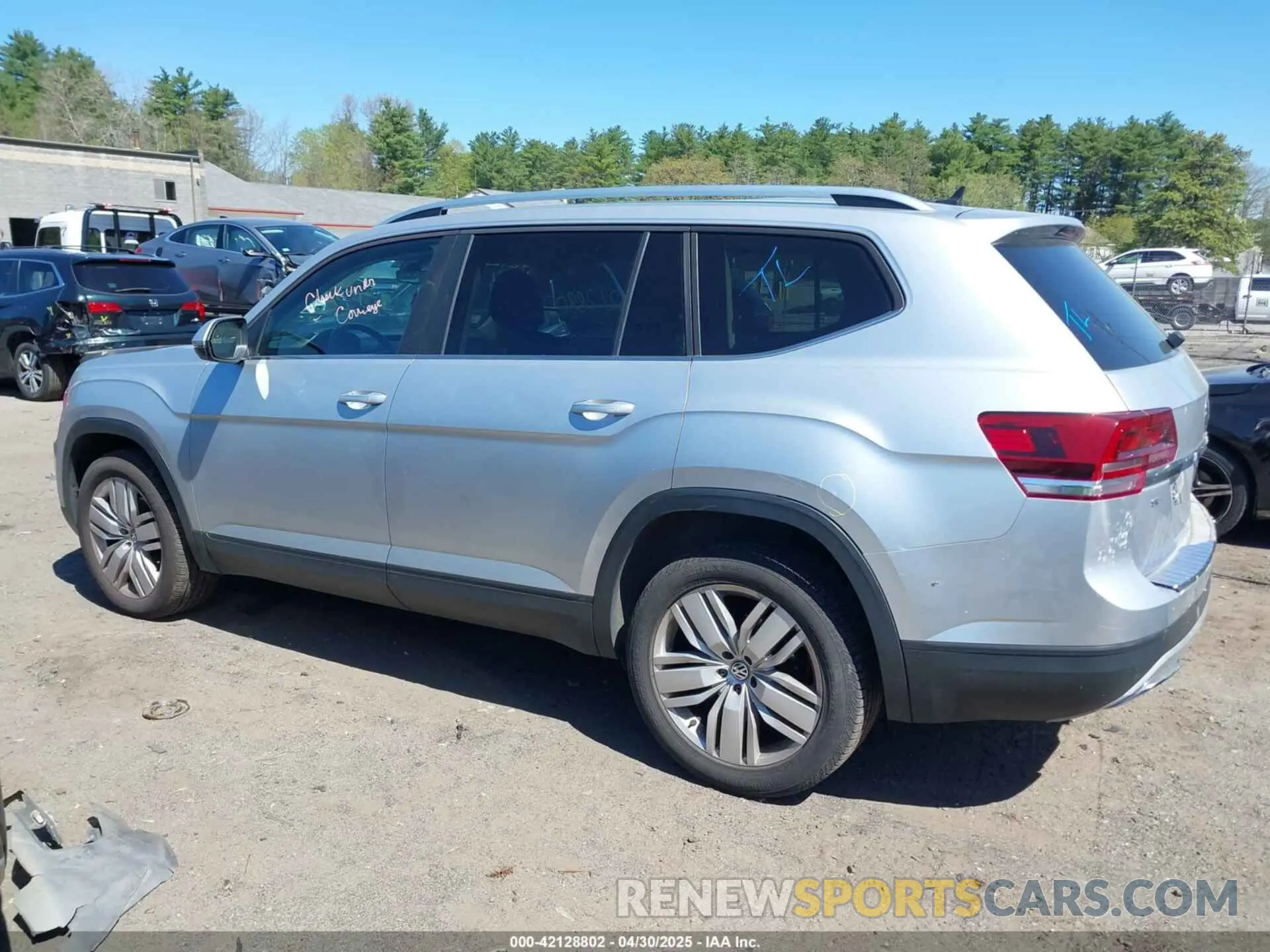 15 Photograph of a damaged car 1V2UR2CA2KC554552 VOLKSWAGEN ATLAS 2019