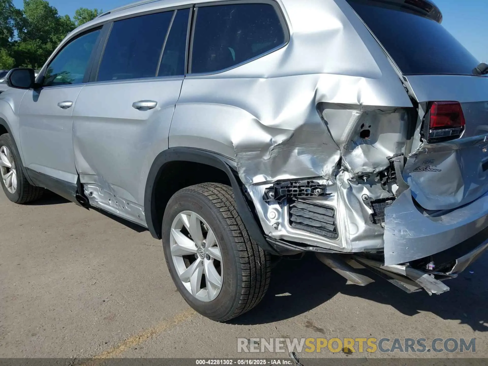 12 Фотография поврежденного автомобиля 1V2UR2CA2KC557449 VOLKSWAGEN ATLAS 2019