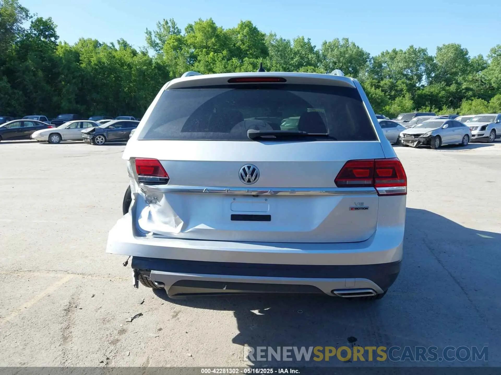 17 Фотография поврежденного автомобиля 1V2UR2CA2KC557449 VOLKSWAGEN ATLAS 2019