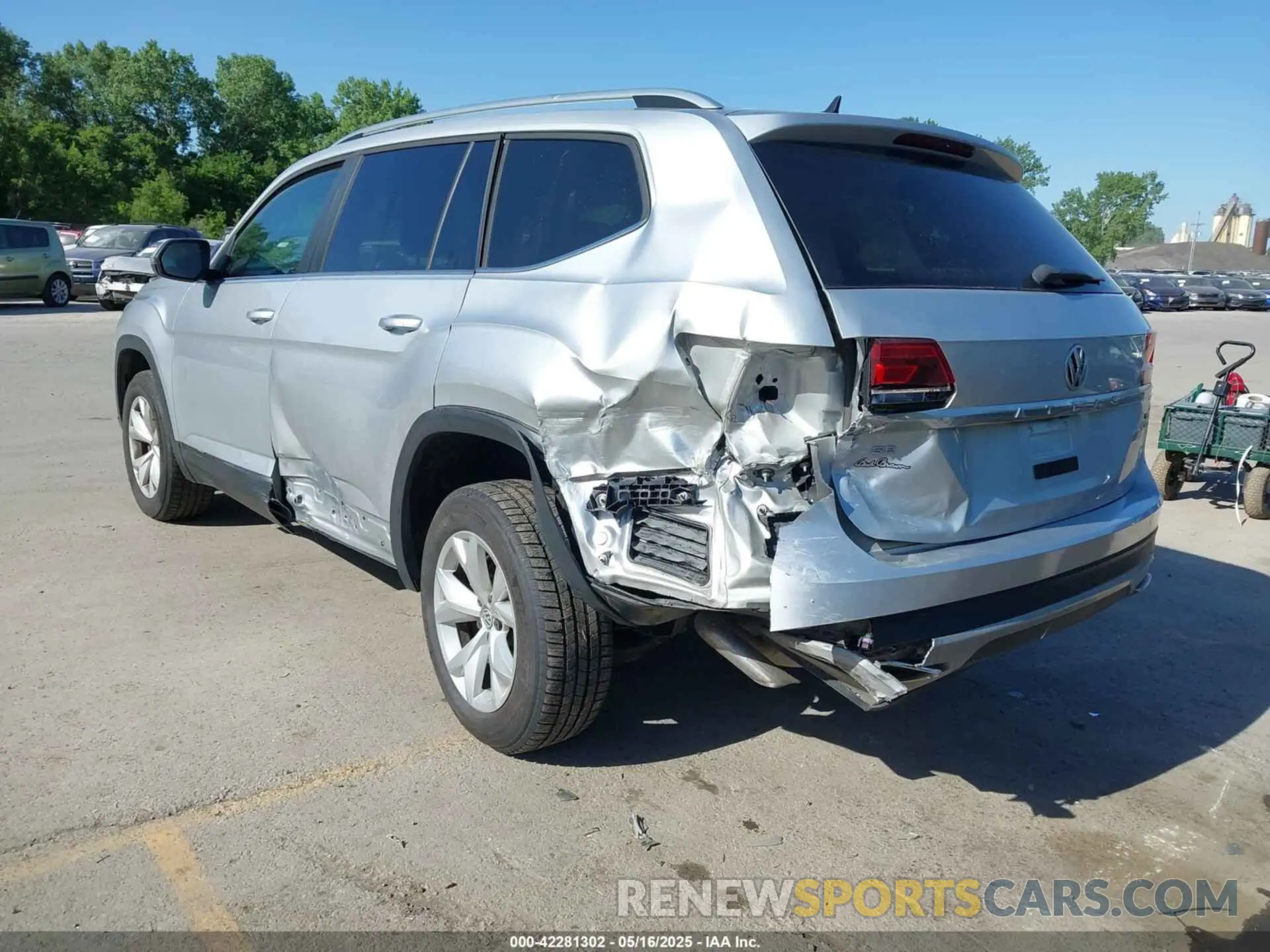 3 Фотография поврежденного автомобиля 1V2UR2CA2KC557449 VOLKSWAGEN ATLAS 2019