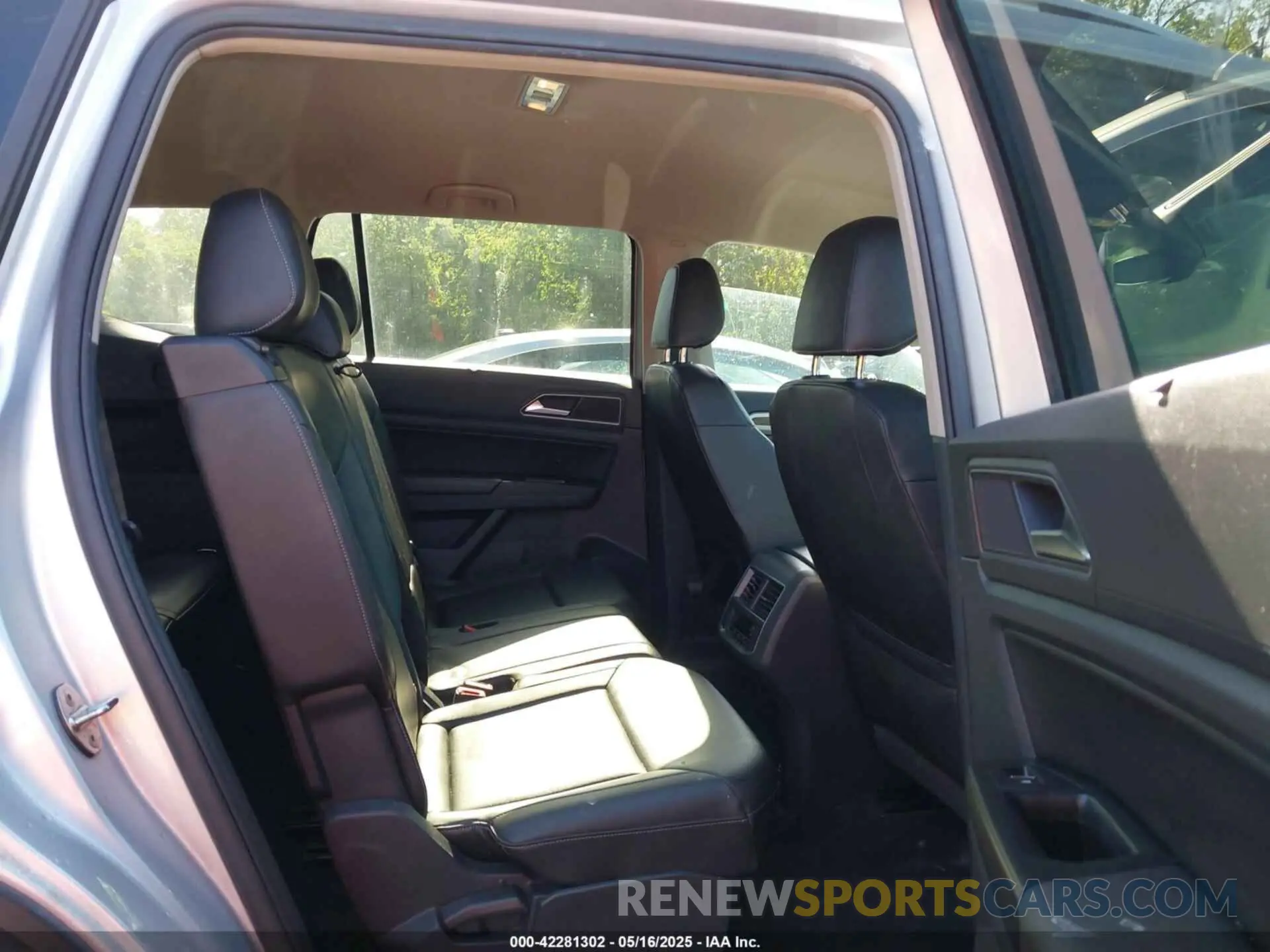 8 Фотография поврежденного автомобиля 1V2UR2CA2KC557449 VOLKSWAGEN ATLAS 2019