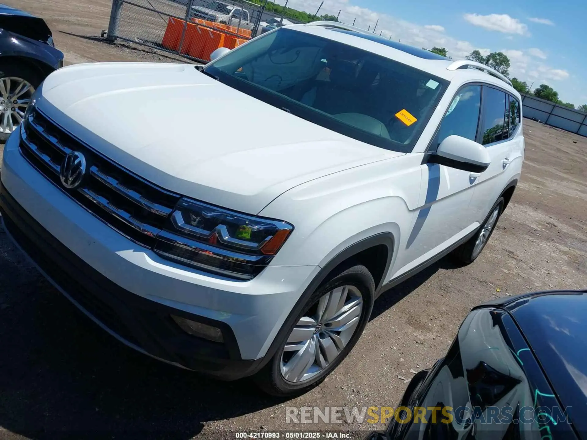 2 Фотография поврежденного автомобиля 1V2UR2CA2KC590287 VOLKSWAGEN ATLAS 2019