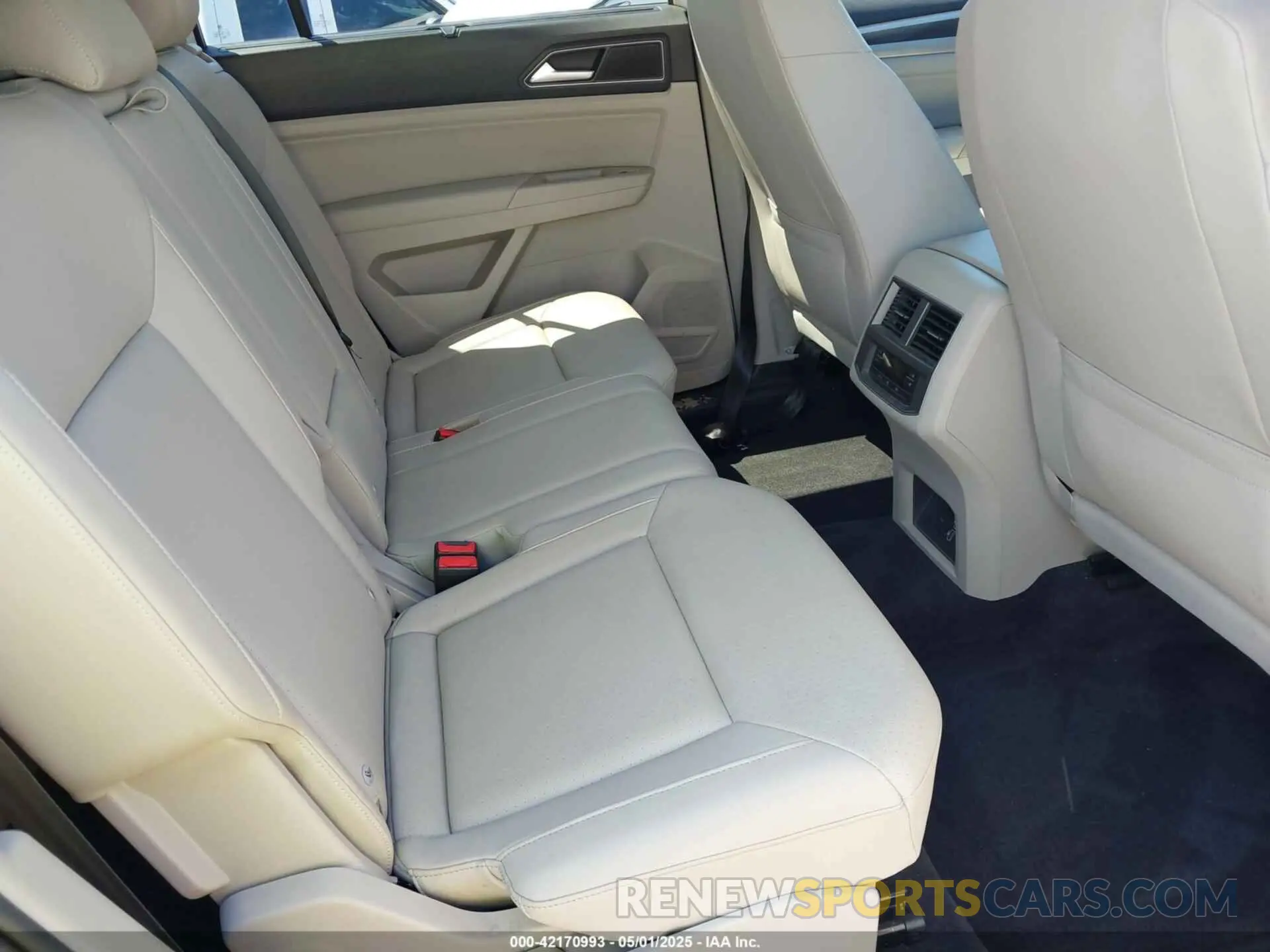 8 Фотография поврежденного автомобиля 1V2UR2CA2KC590287 VOLKSWAGEN ATLAS 2019