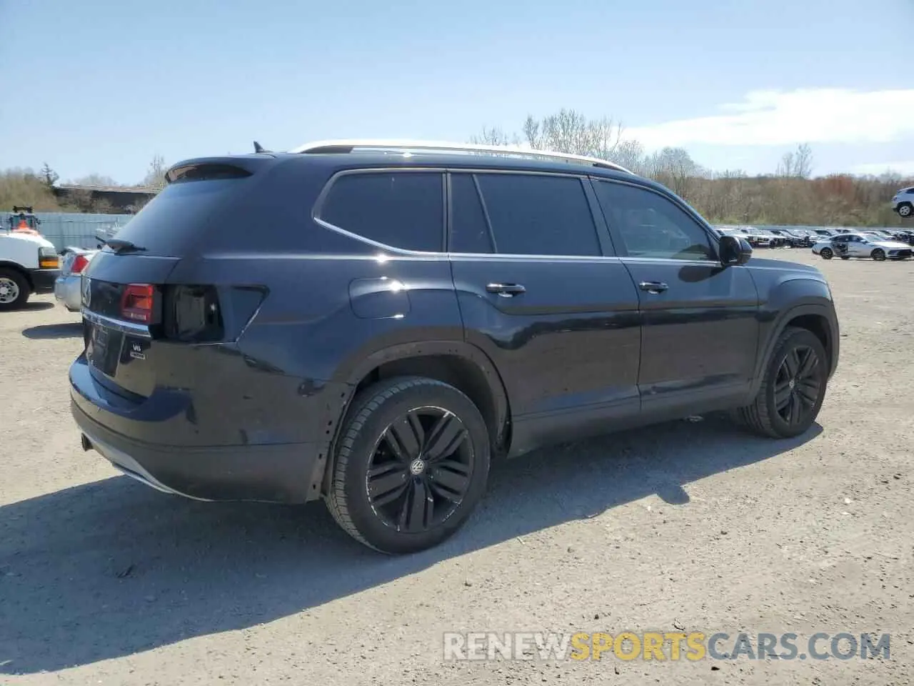 3 Photograph of a damaged car 1V2UR2CA2KC610778 VOLKSWAGEN ATLAS 2019