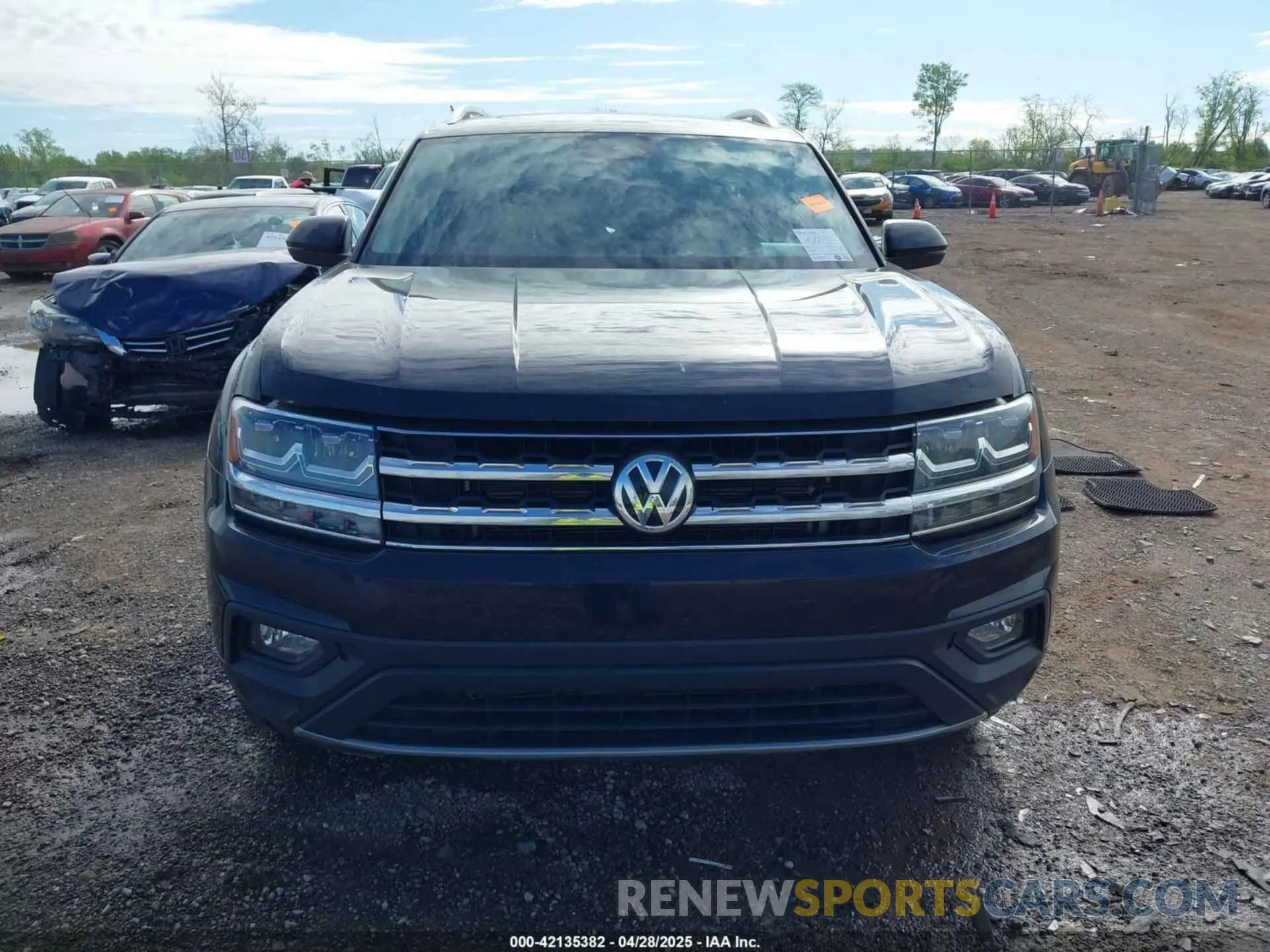 13 Photograph of a damaged car 1V2UR2CA3KC613611 VOLKSWAGEN ATLAS 2019