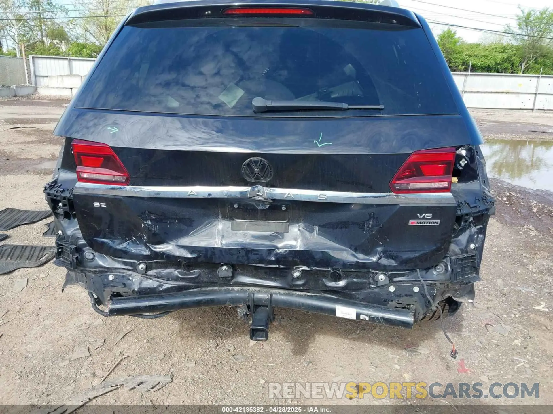 6 Photograph of a damaged car 1V2UR2CA3KC613611 VOLKSWAGEN ATLAS 2019