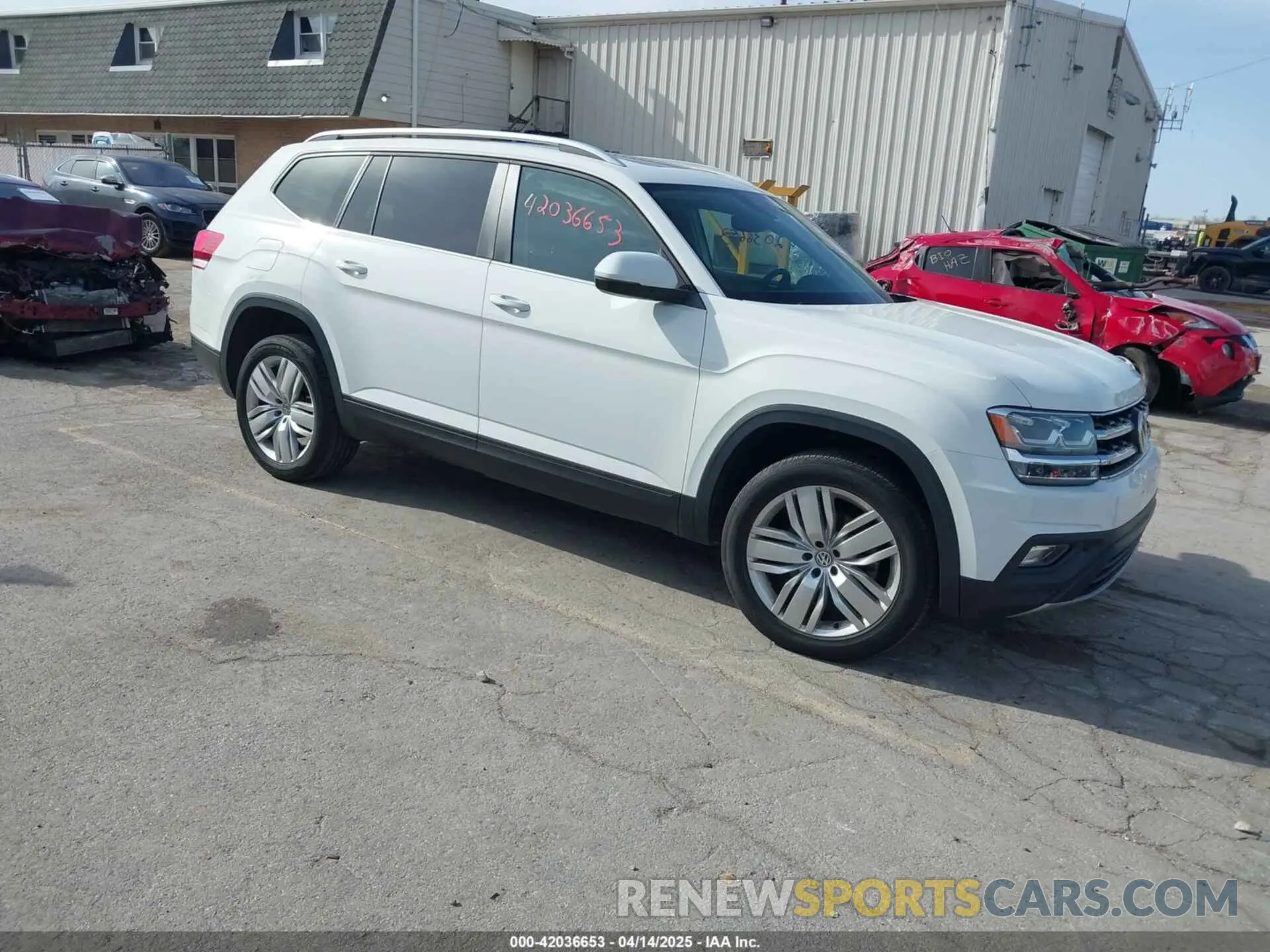 1 Photograph of a damaged car 1V2UR2CA3KC613804 VOLKSWAGEN ATLAS 2019