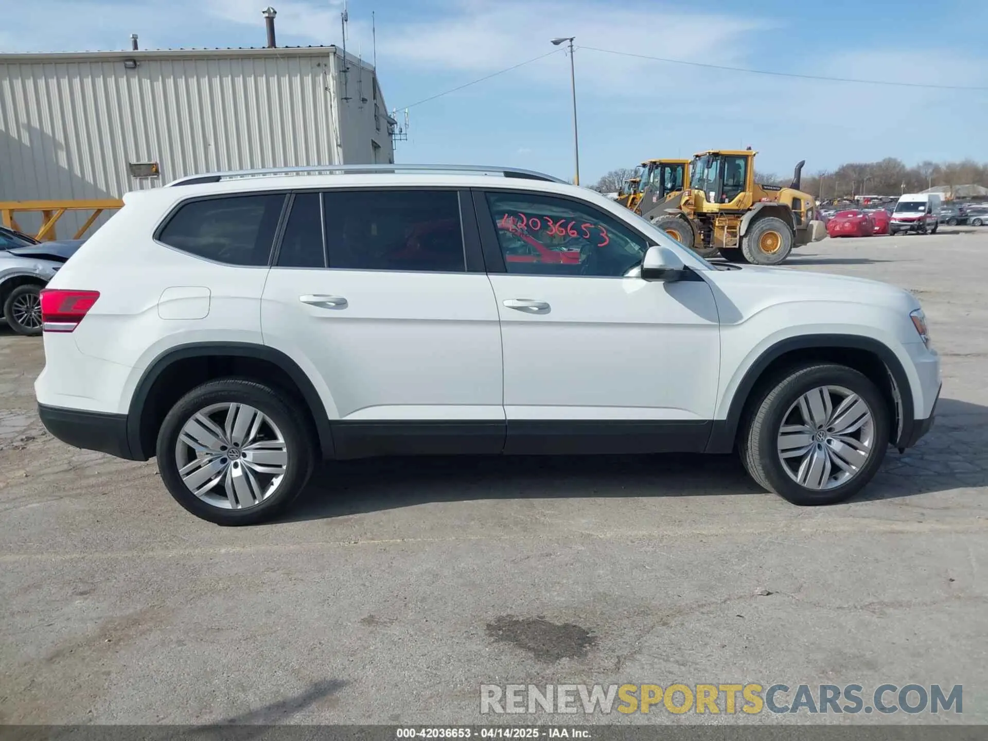 14 Photograph of a damaged car 1V2UR2CA3KC613804 VOLKSWAGEN ATLAS 2019